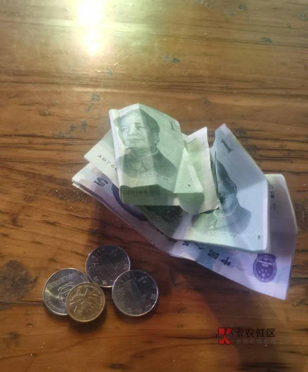 刚去警务室反诈中心见完条子,然后跑回挂壁房柜桶里面找出来了压箱底的23.5,吃上了今10 / 作者:耶耶耶… / 刚去警务室反诈中心见完条子,然后跑回挂壁房柜桶里面找出来了压箱底的23.5,吃上了今10 / 作者:耶耶耶… /