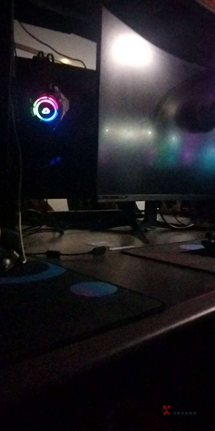 广州5℃在网吧好暖和

84 / 作者:风中之神-聂风 / 