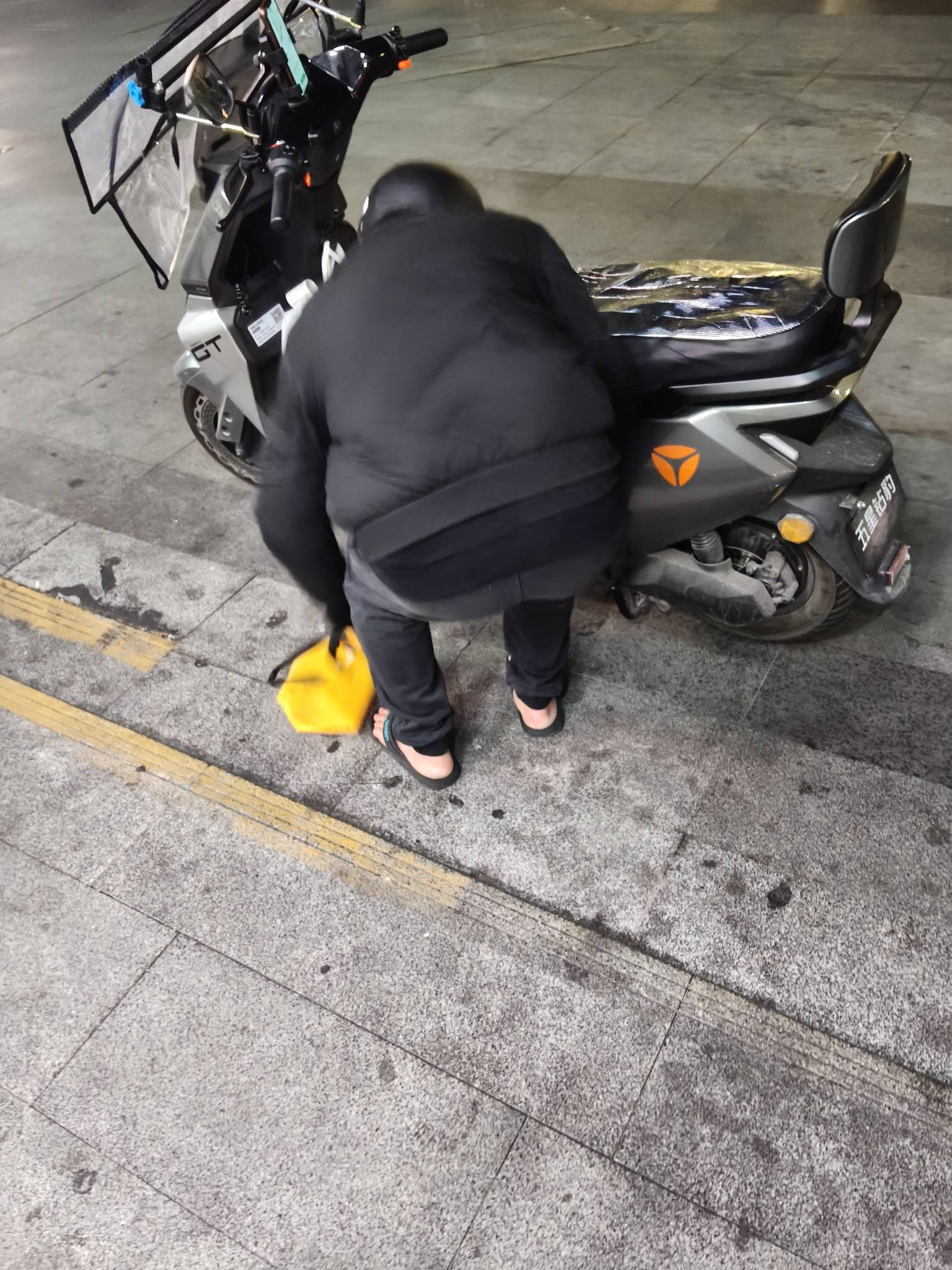 3出怒江信用卡。有没有老哥要的

24 / 作者:火星英雄7 / 