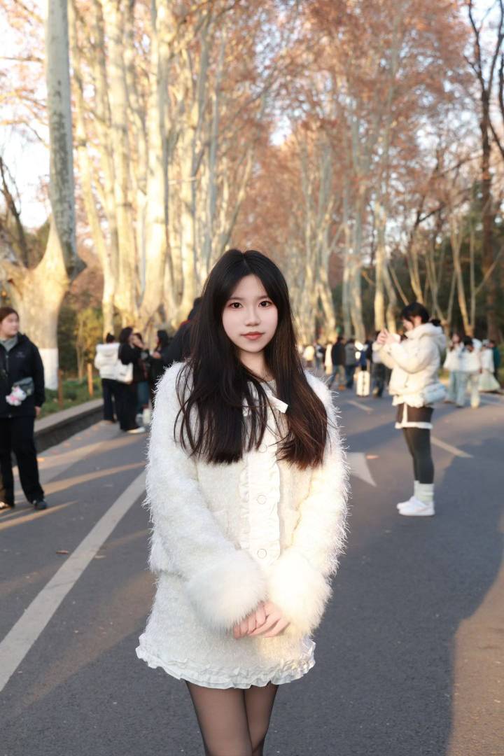 美颜真的很神奇

77 / 作者:吴为而治 / 