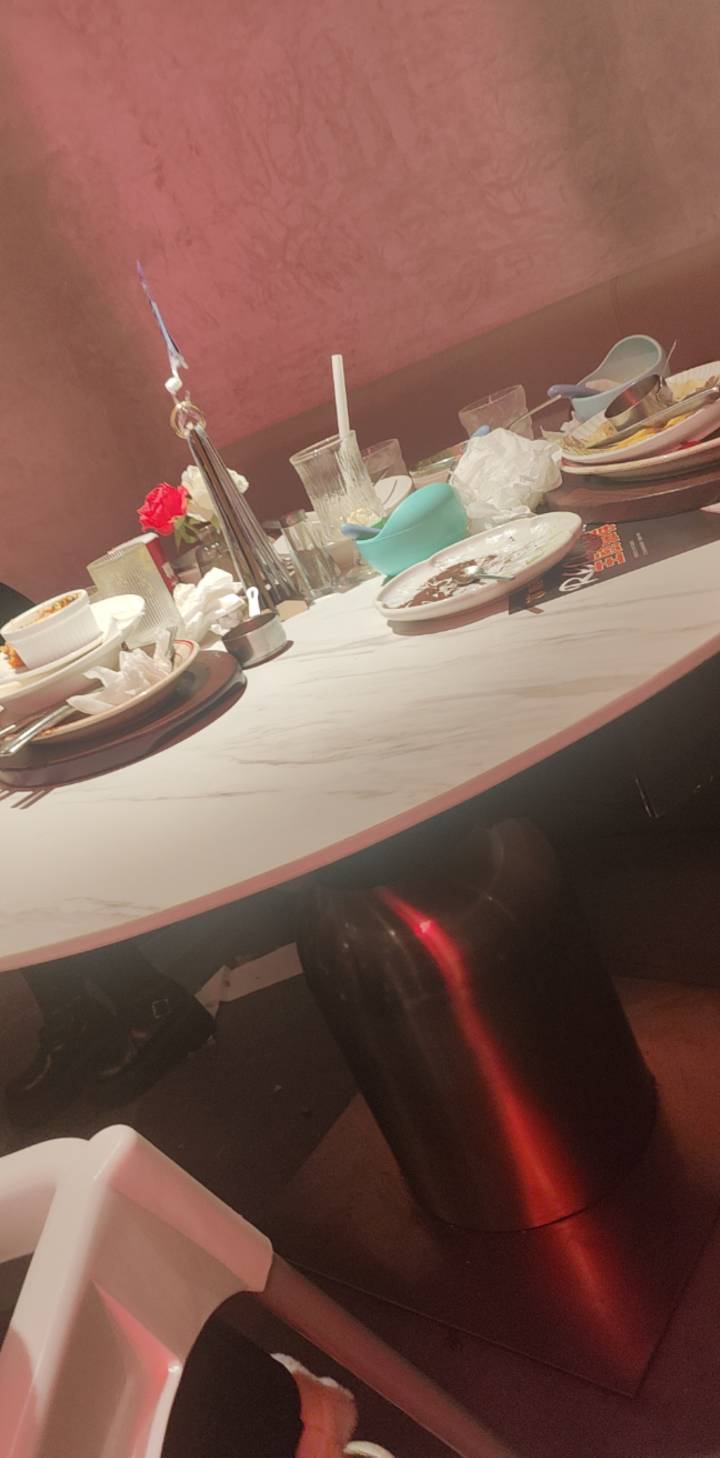 老哥们，又去吃牛排了，和老婆闺蜜一起的，本来想用200-60，加民生银行惠买单50一起，19 / 作者:爱生活爱玫瑰 / 