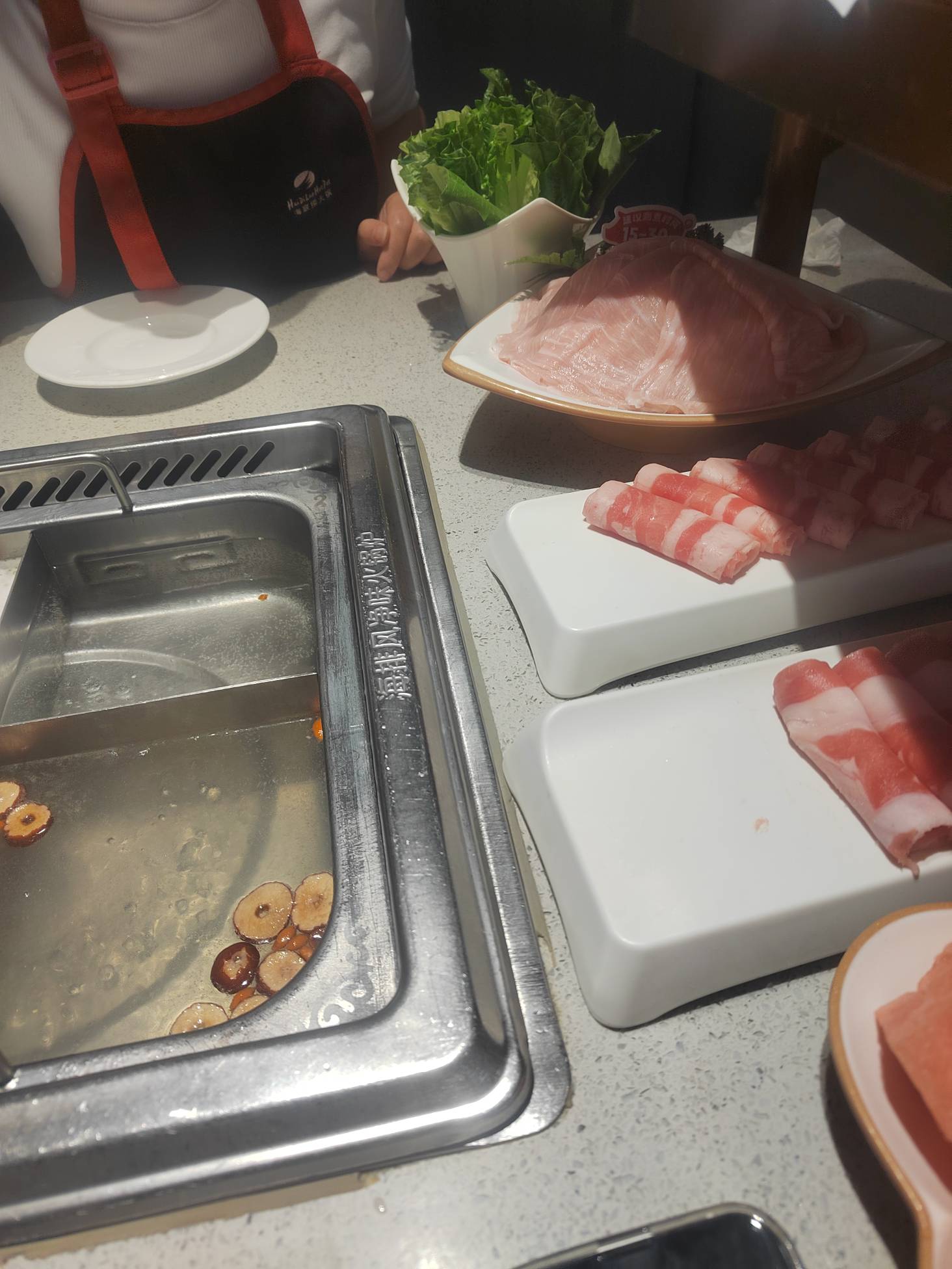 北方的老哥你们吃火锅都不吃米饭的吗，在南方我感觉晚餐不吃米饭跟没吃饭一样，总感觉54 / 作者:澳村还我奔驰E / 