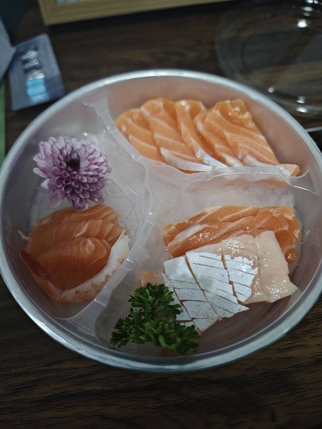 看到小蚕有满减点了个还以为有很多，亏麻了

87 / 作者:南夏有木 / 