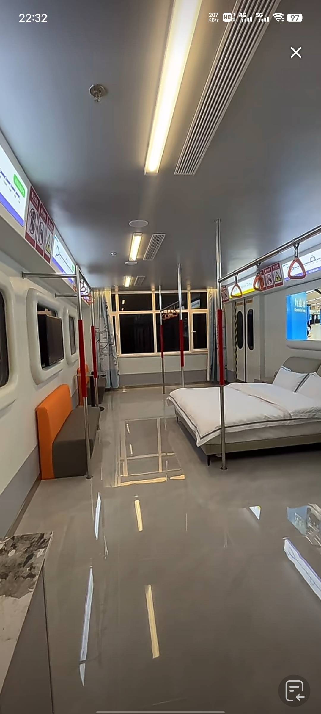 这房间好 得住

52 / 作者:心善脾气倔 / 