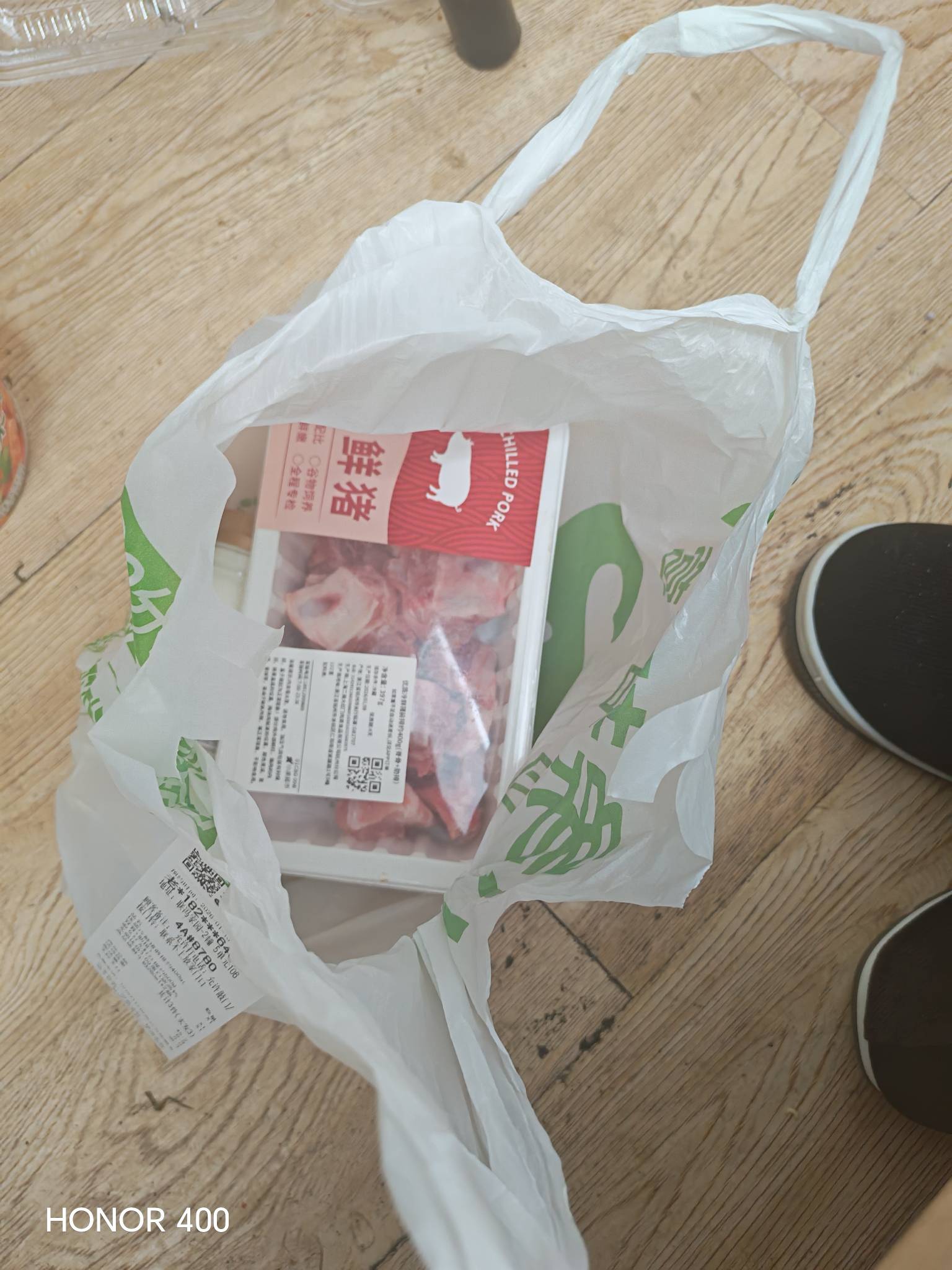 小象超市的尾货脊骨买了一份 空气炸锅烤了10分钟再煲 汤有点甜 一点也不骚

89 / 作者:5900 / 