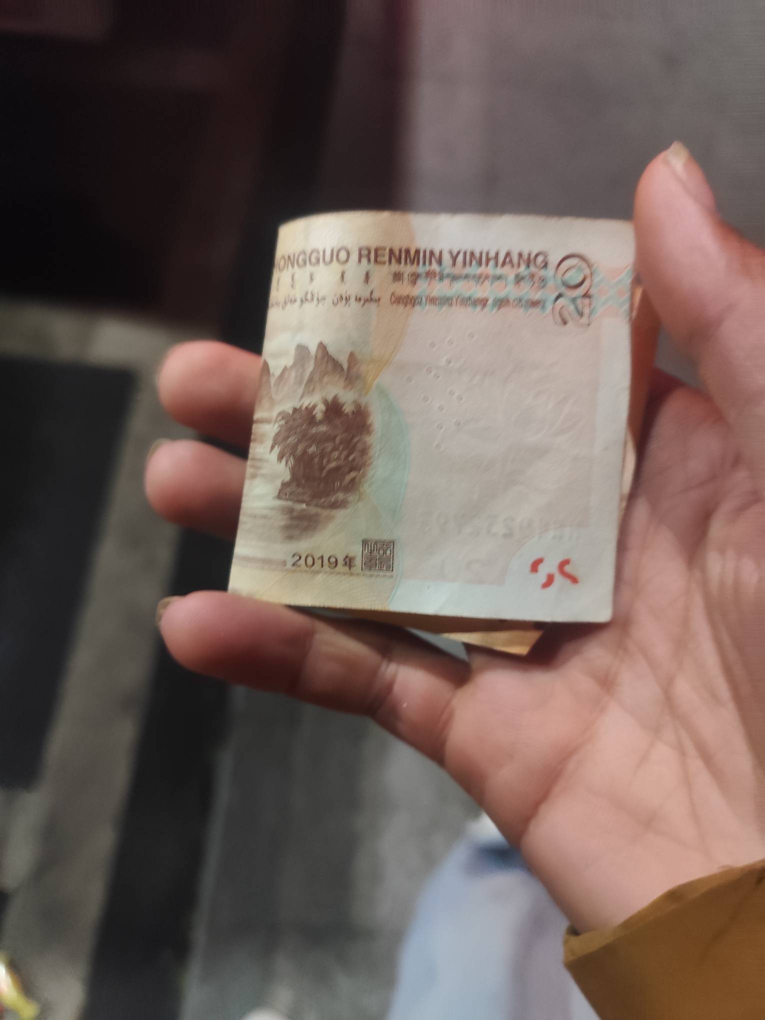 破零了，在街上捡到二十块，美滋滋

40 / 作者:不过是大梦一场 / 