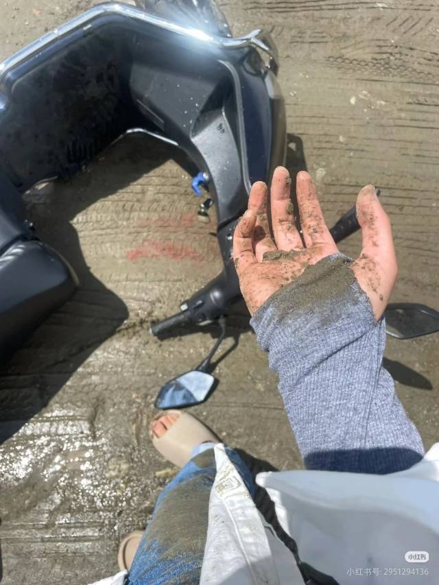 年轻人千万不要去跑外卖千万不要去跑外卖千万不要跑外卖一定不要去跑外卖，如果你不是92 / 作者:39岁挂壁老大哥 / 