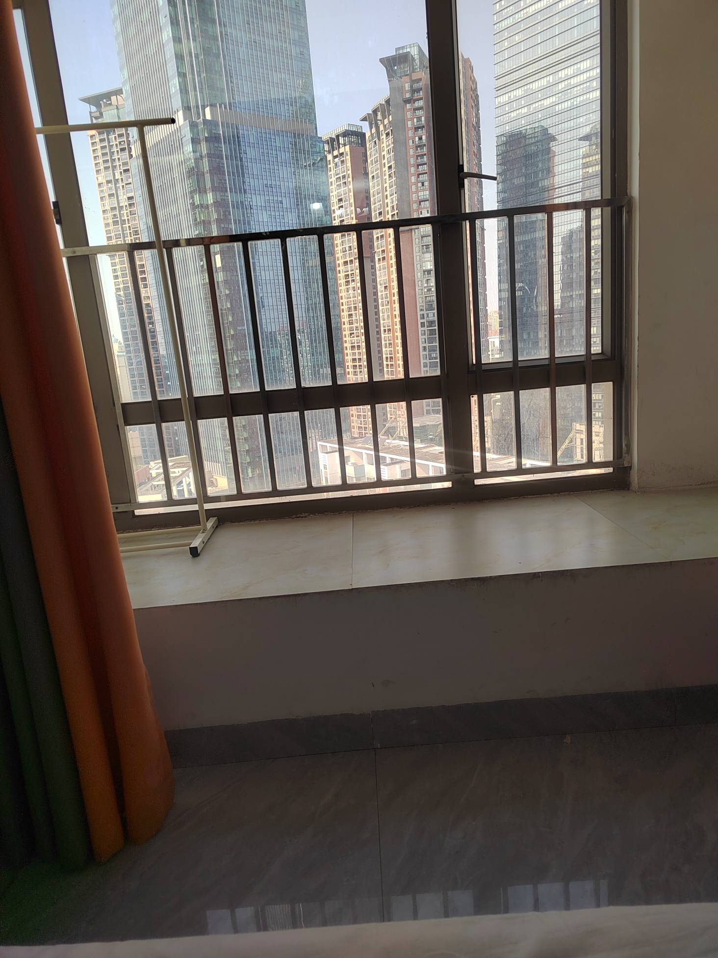 哎，对面的房子5百万一T，而我却挂在挂壁房里，老哥们人与人的差距为什么那么大？

30 / 作者:澳村还我奔驰E / 