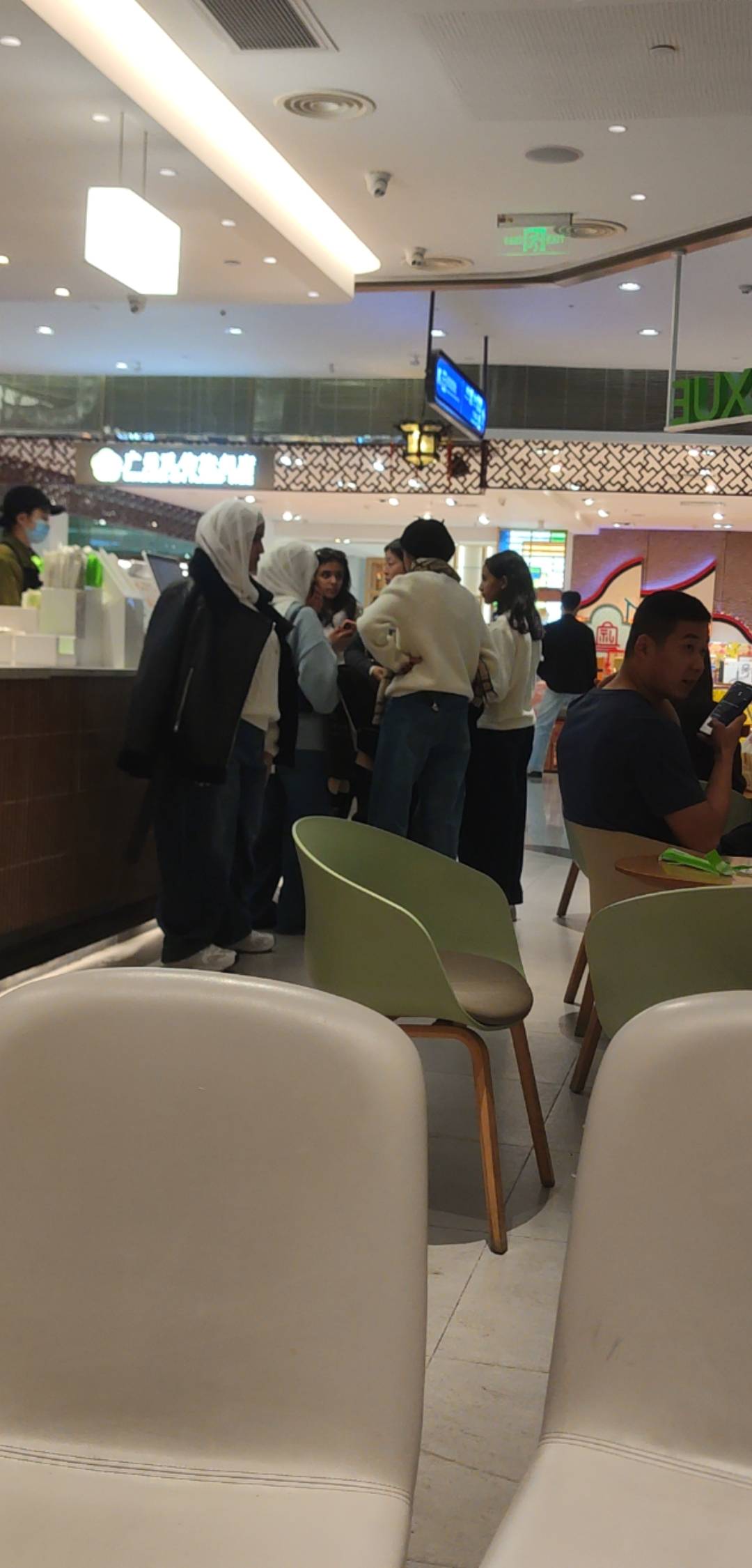 老哥泡中东美女了快来

13 / 作者:木子辰 / 