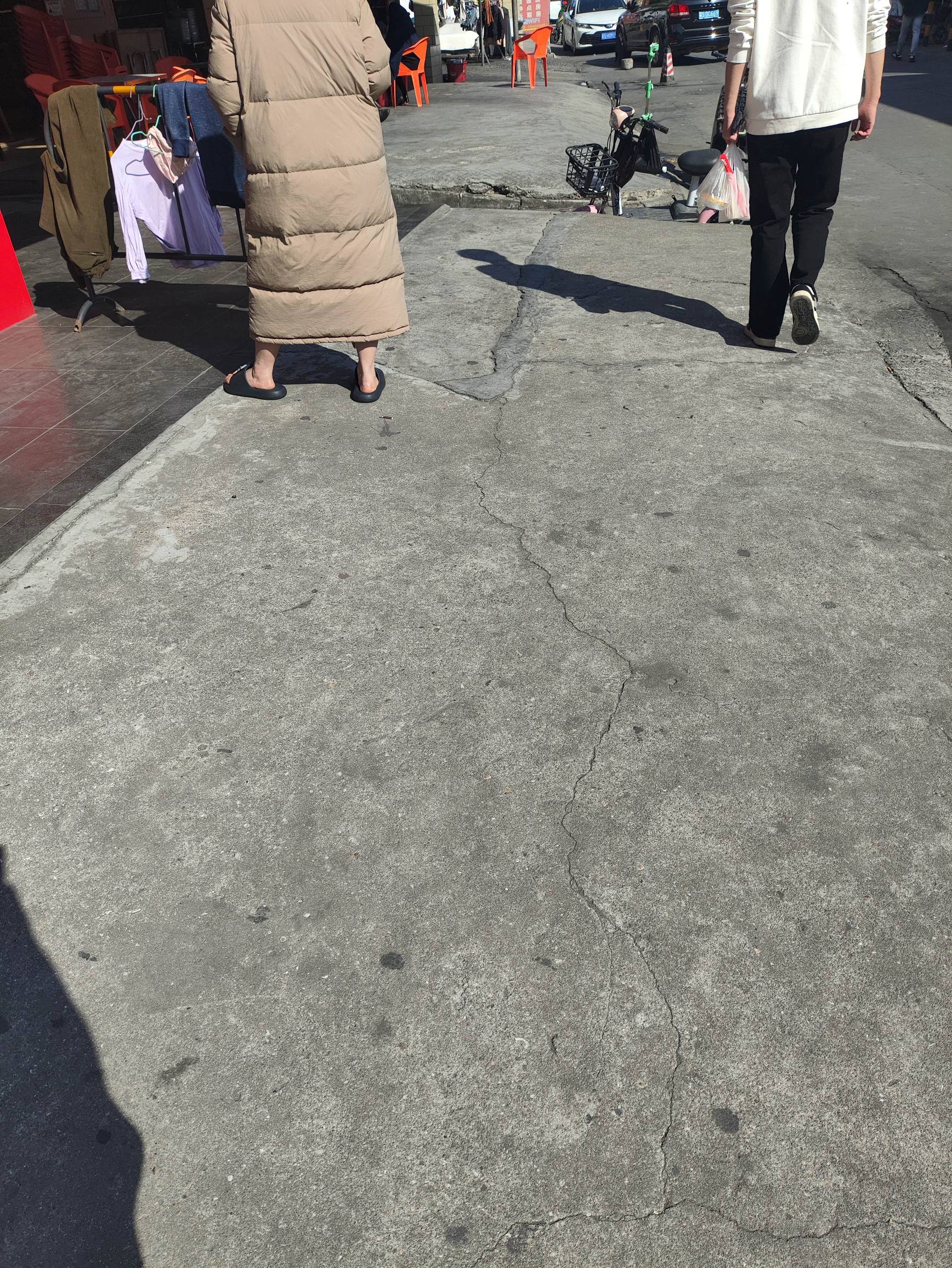 弱弱的问一句在广州的老哥，现在去穿什么不冷

14 / 作者:梅干菜 / 