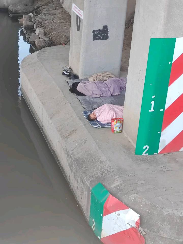 这是哪个老哥？

74 / 作者:神抢单 / 