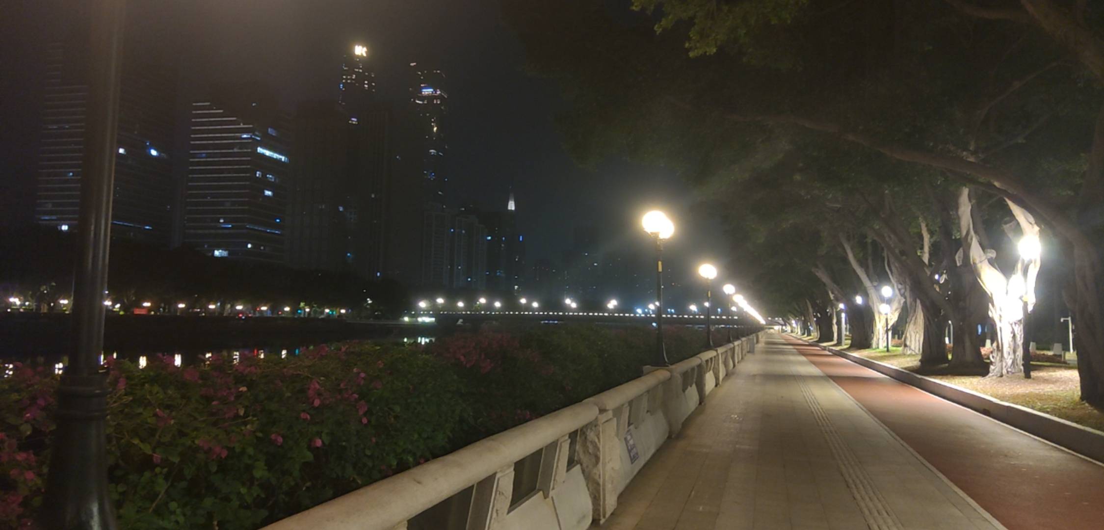 广州大桥底下有老哥睡哪里吗？一堆帐篷

63 / 作者:木子辰 / 