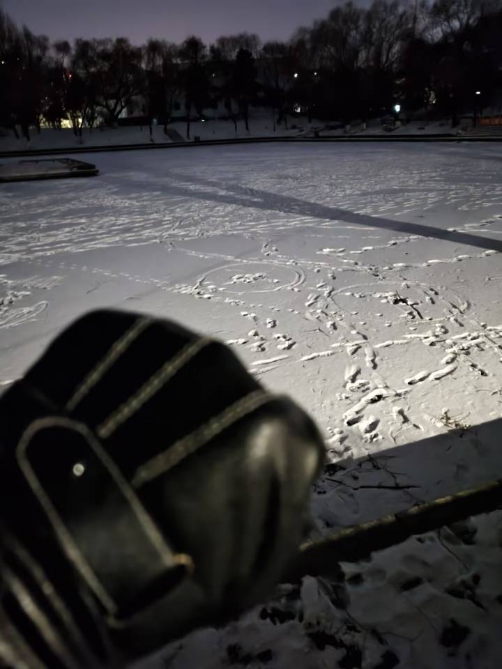 今日无事，挂壁公园


38 / 作者:番茄炒土豆 / 