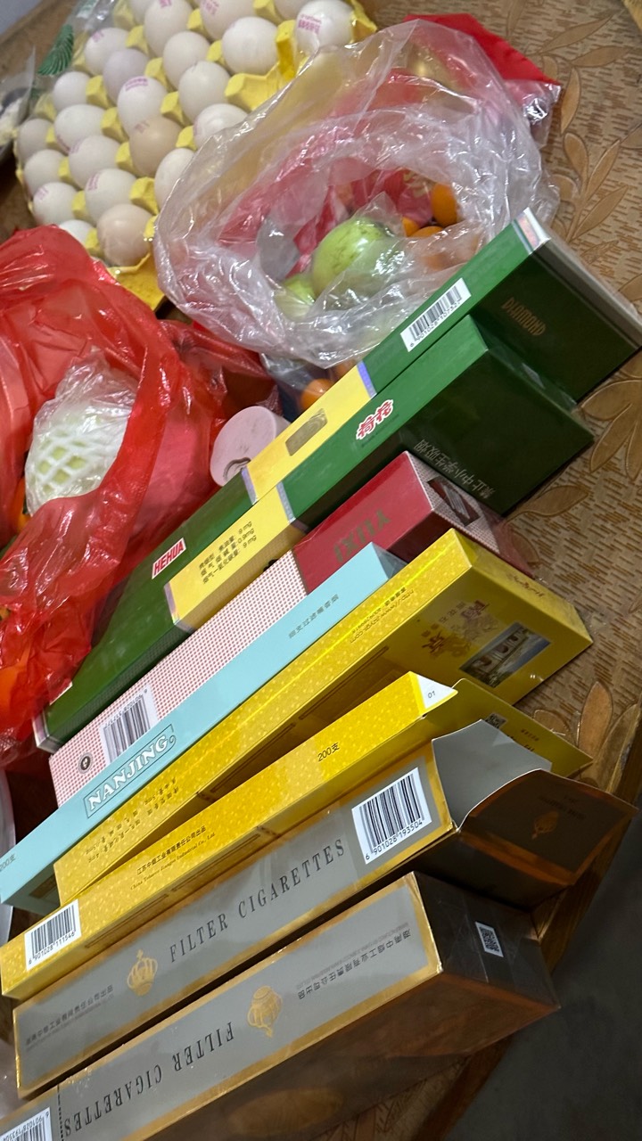 舒服，够抽到过完年了，趁有钱把烟粮豆囤好

40 / 作者:不知明的靓仔 / 