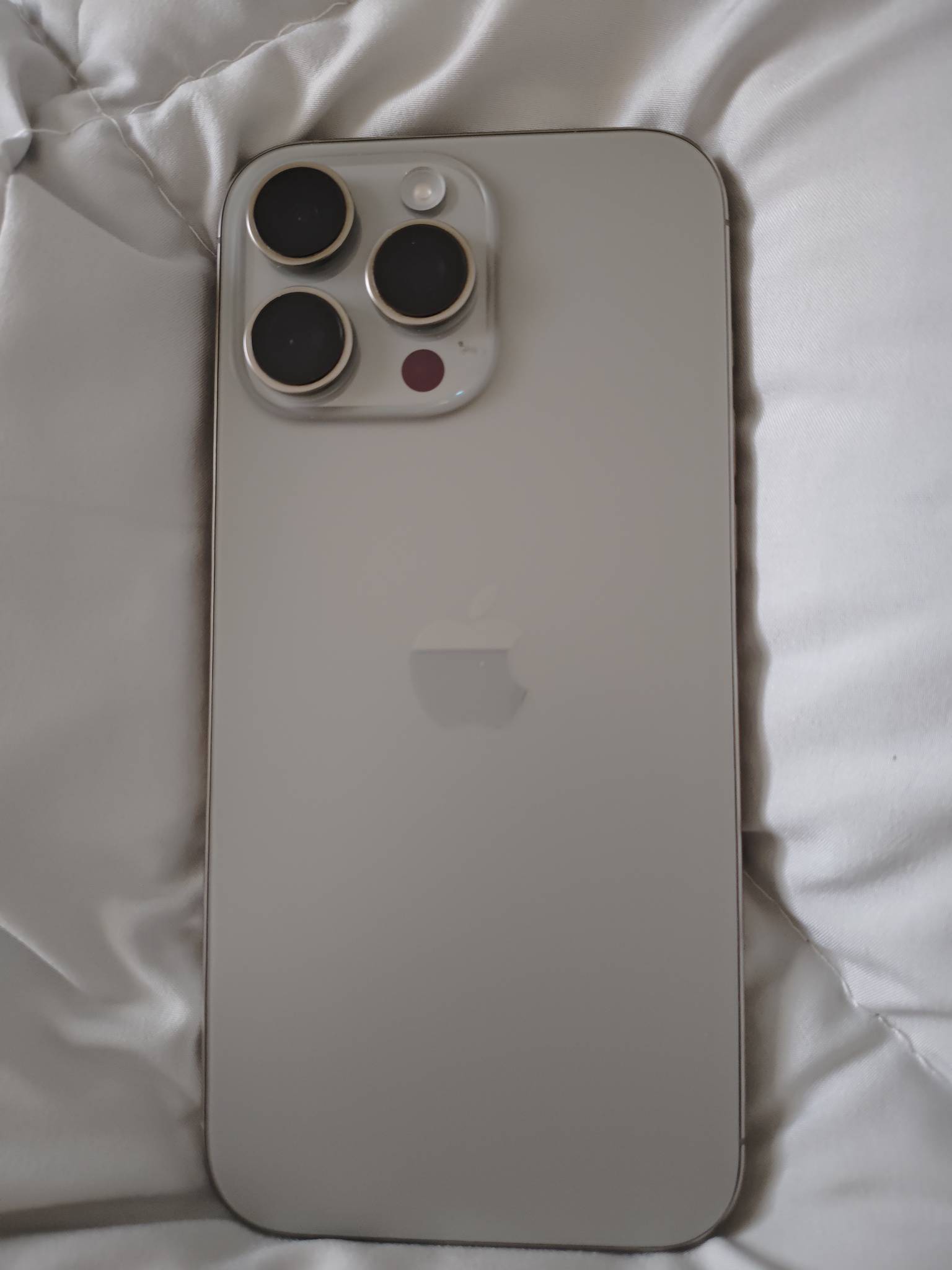 小黄鱼7150买的苹果16pm512的电池还94用了一段时间真的没得说，我是面交的真的跟新的81 / 作者:几度梦回大唐☃︎ / 