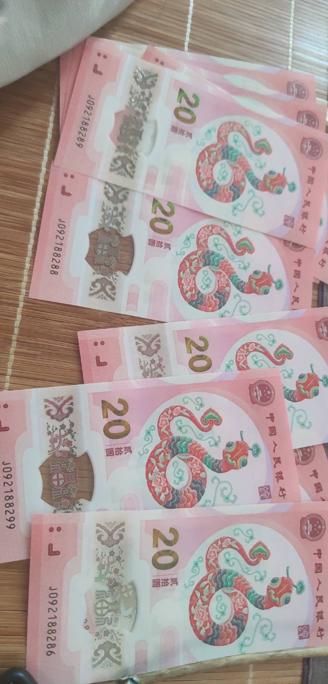 去年的没有4差一个8

16 / 作者:木子辰 / 