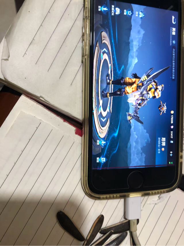 14 Pro灵动岛漏液降亮度
15 Pro Max 微信烧屏
没想到SE 3 王者荣耀也烧屏
OLED烧屏算3 / 作者:小熊科技 / 