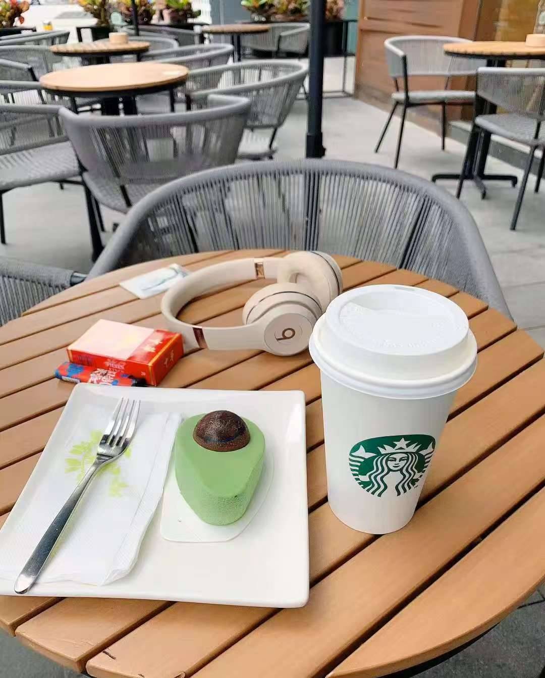 老哥们，2026年目标

1.去拼多多买一T50块钱的高档衣服
2.存款达到500元人民币
3.月收93 / 作者:心若沉浮则浅笑 / 