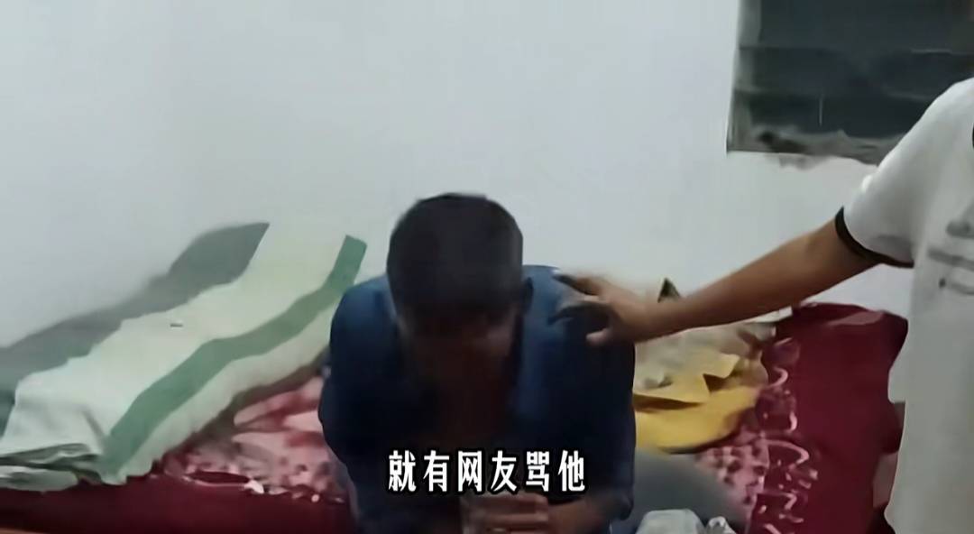 大晚上的没毛又睡不着。很难受，生活作息改不过来，以后只能找个上夜班的厂了




33 / 作者:挂壁老哥饿了mm / 