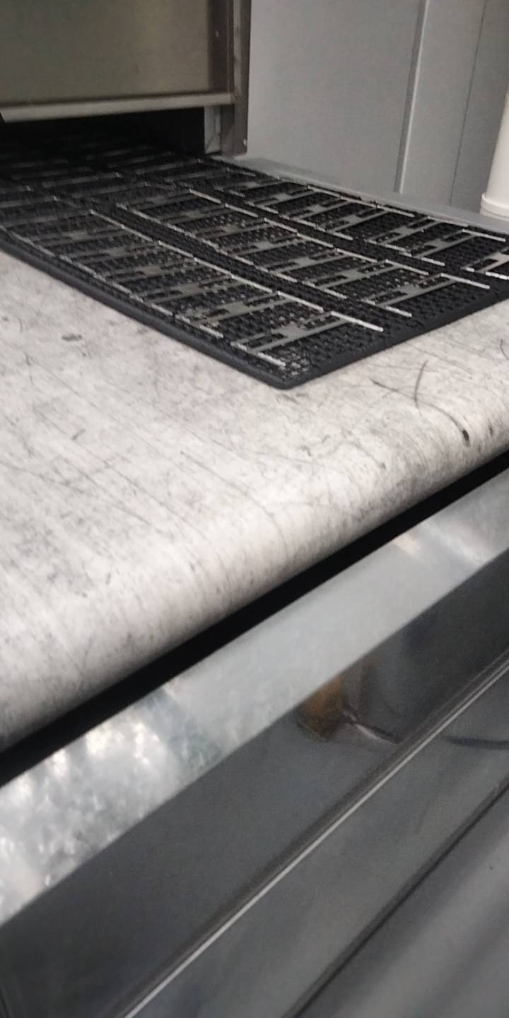 日结汽车配件五金厂，车间喷漆味道好浓，8对8，120，管吃一顿饭，现在头晕眼花的

95 / 作者:宁波躺平老哥 / 