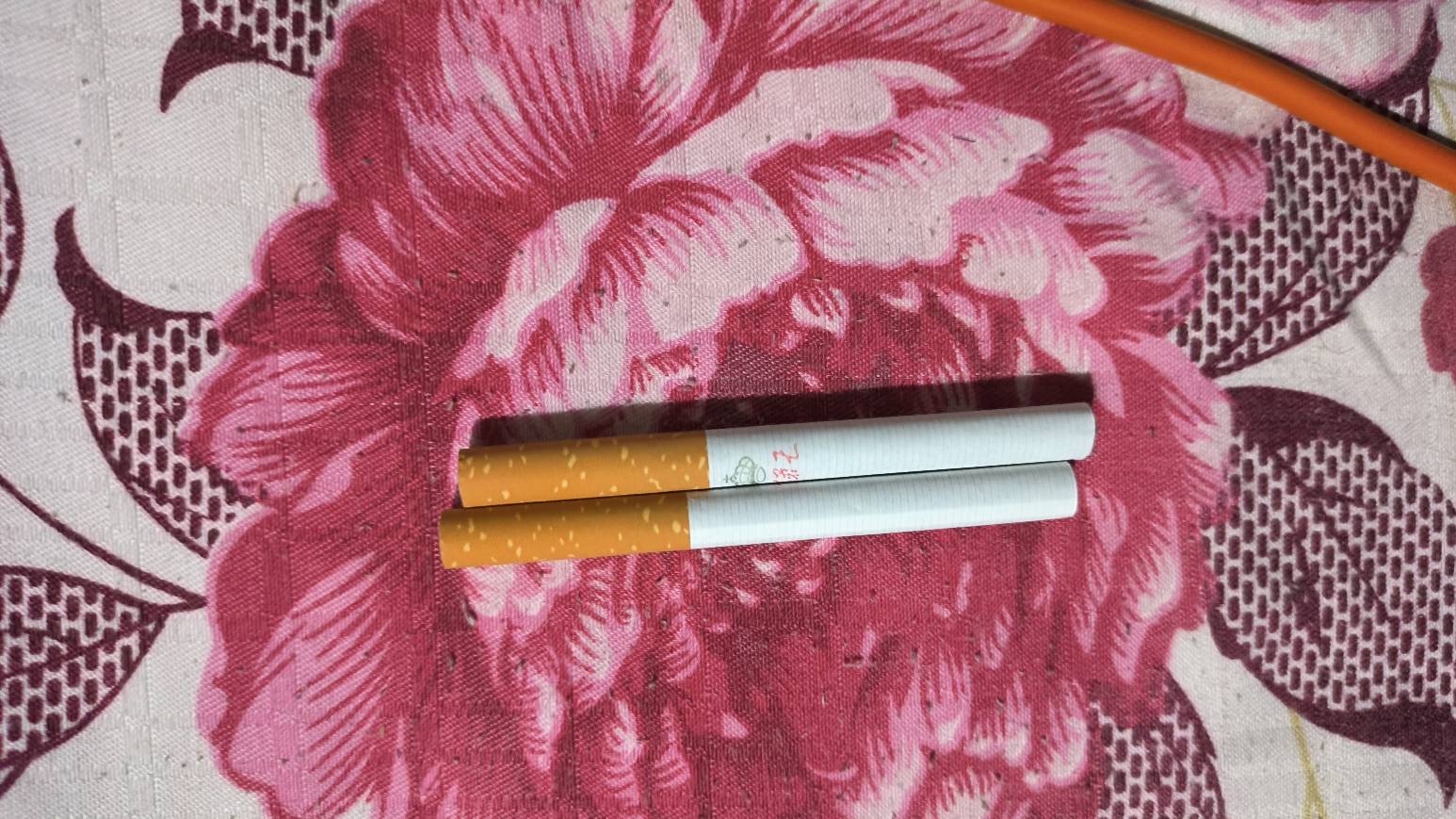 回乡下就是不方便烟，附近小卖部都关了，大晚上还要找老父亲讨烟抽

63 / 作者:老干部啊啊啊 / 