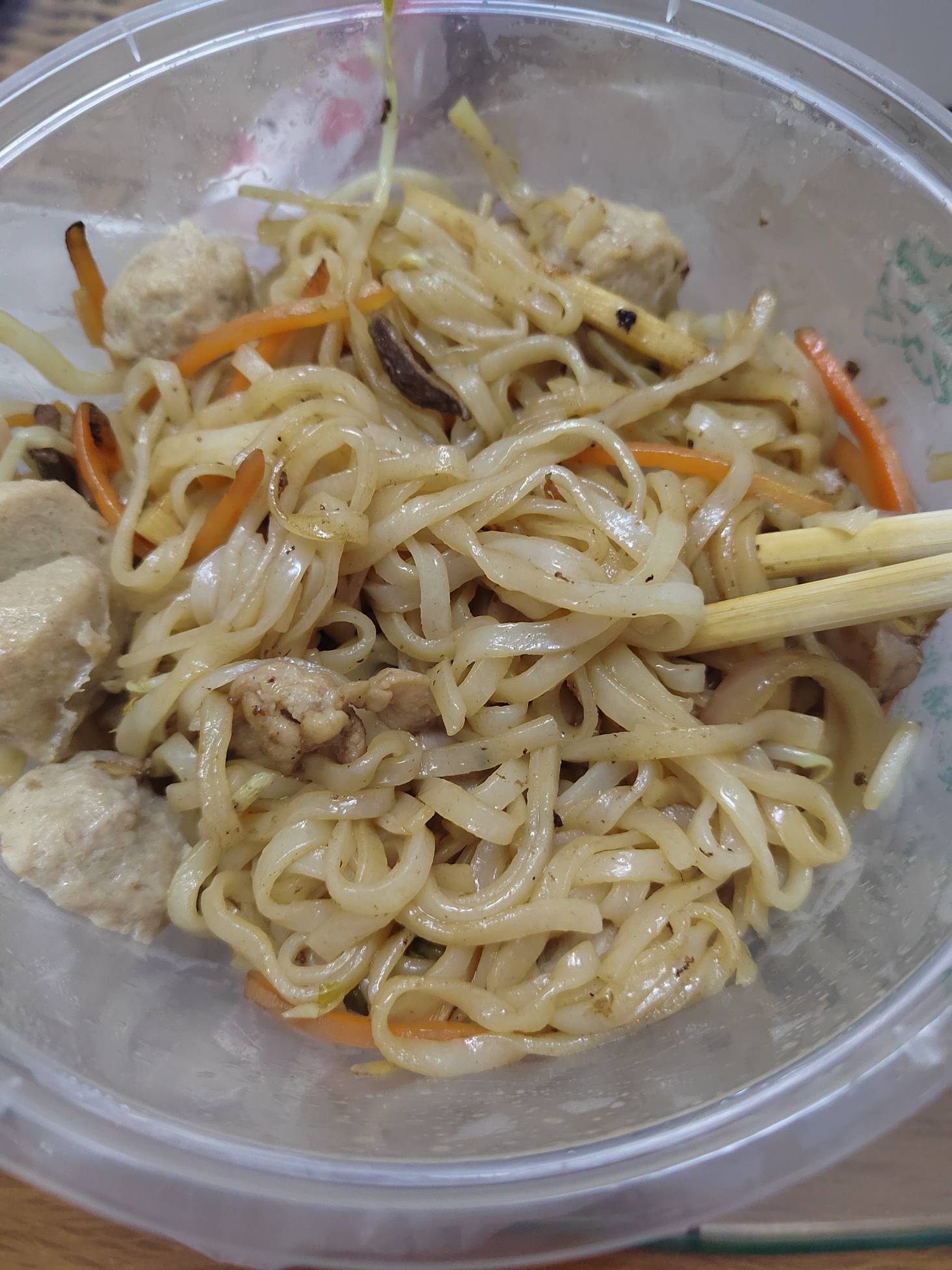 一天钱没赚到，一天四顿一顿不落，少一顿就好饿，我真佩服我自己

11 / 作者:澳村还我奔驰E / 