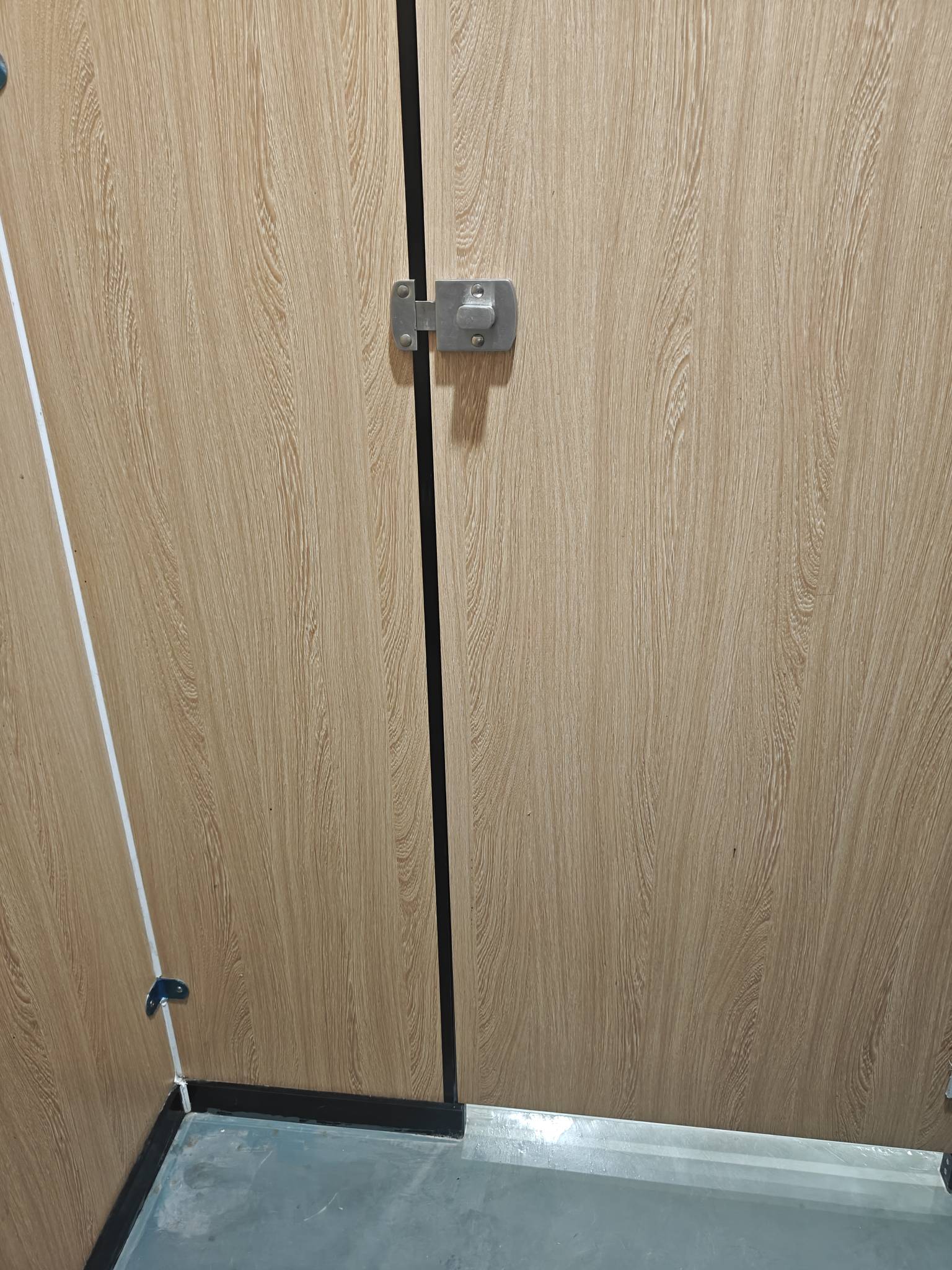 不要比惨了老哥们，挂壁公共厕所最惨



51 / 作者:电竞经理回电 / 