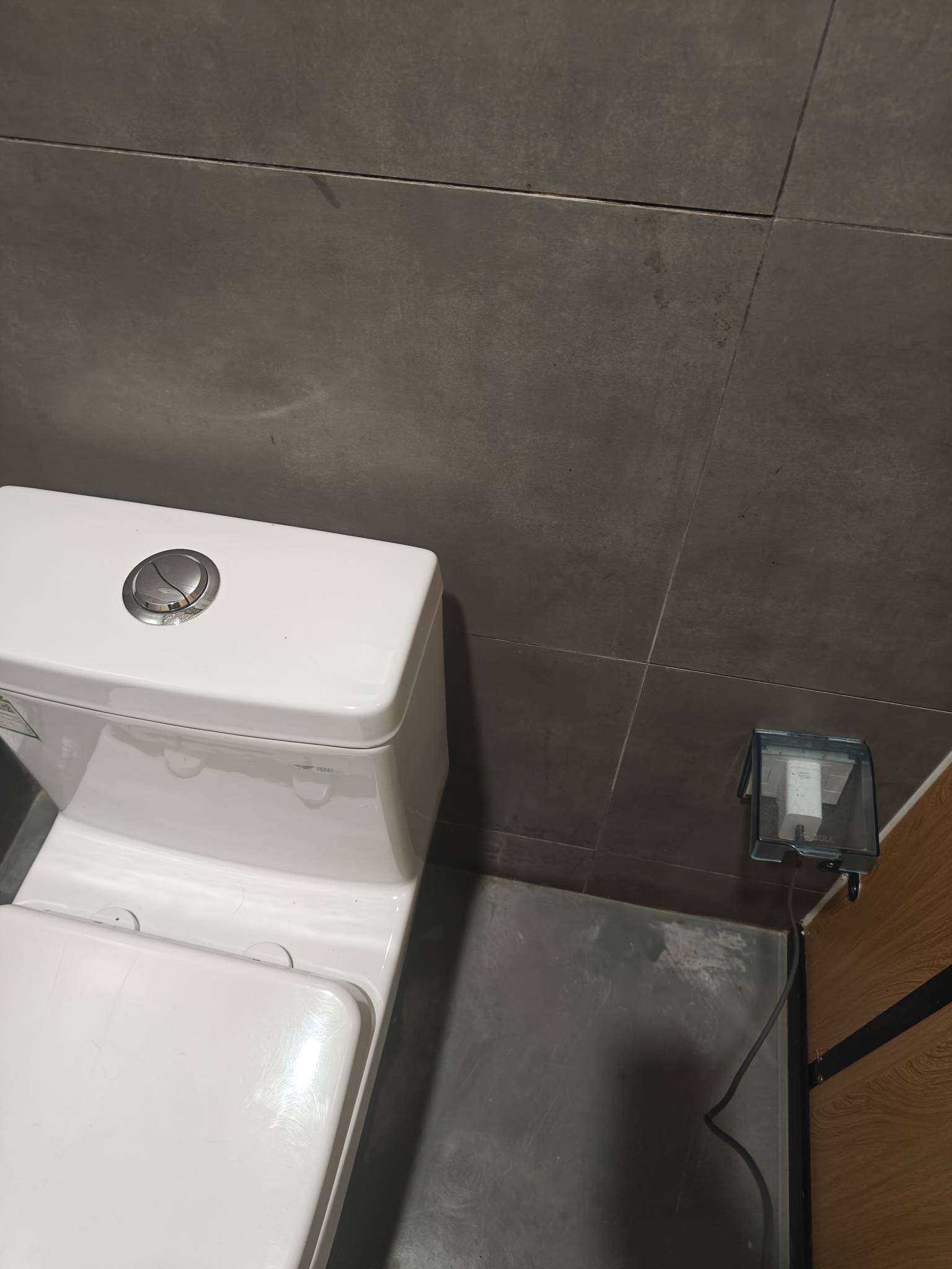 等到白天出去做日结几天买票回家了，挂壁厕所真是难受，又累又饿又困

60 / 作者:电竞经理回电 / 