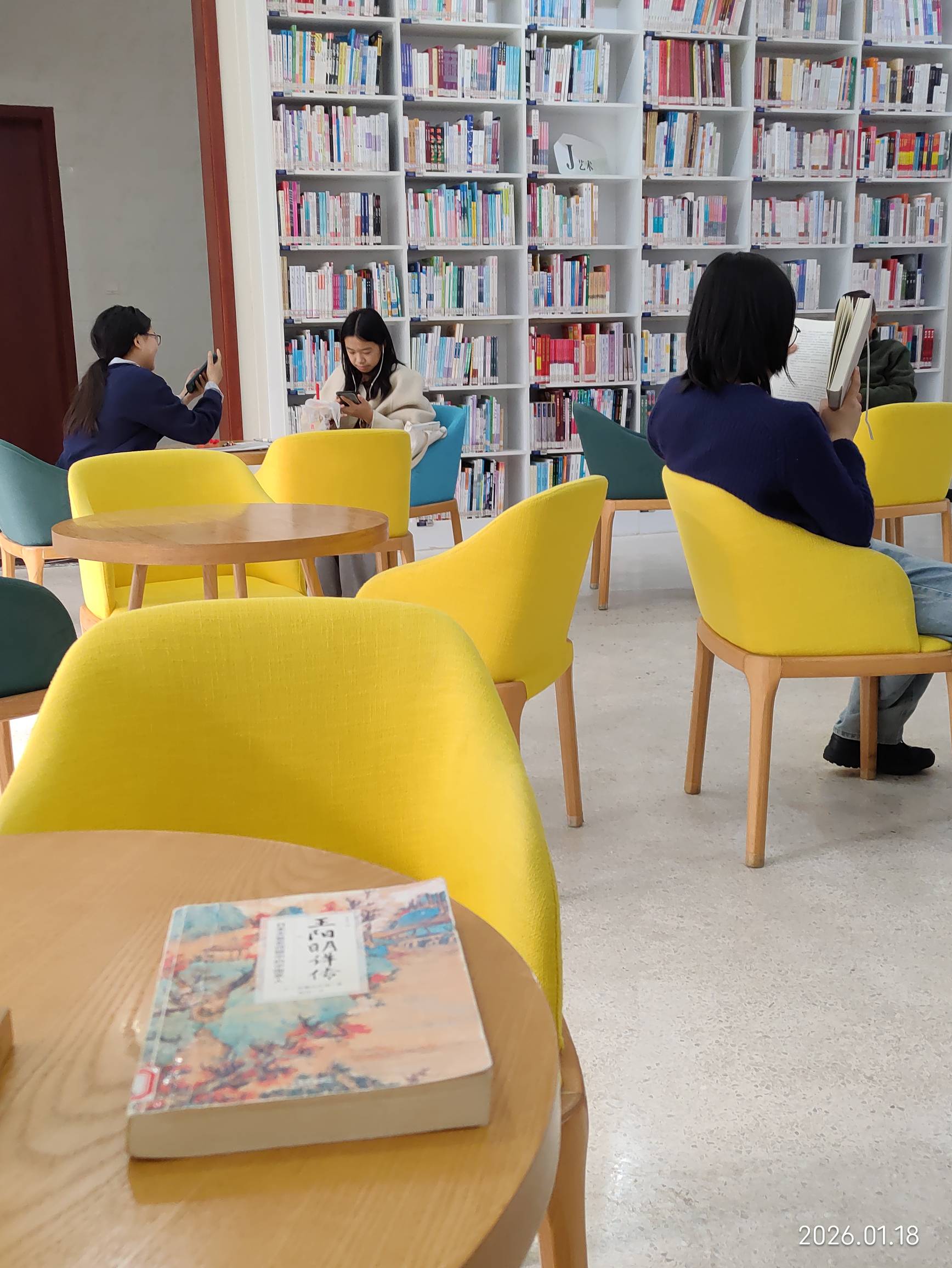 挂壁在网吧流量100多个g也能超了十几块钱，还有十多天啊，擦，红果看不得
21 / 作者:红菜苔 / 