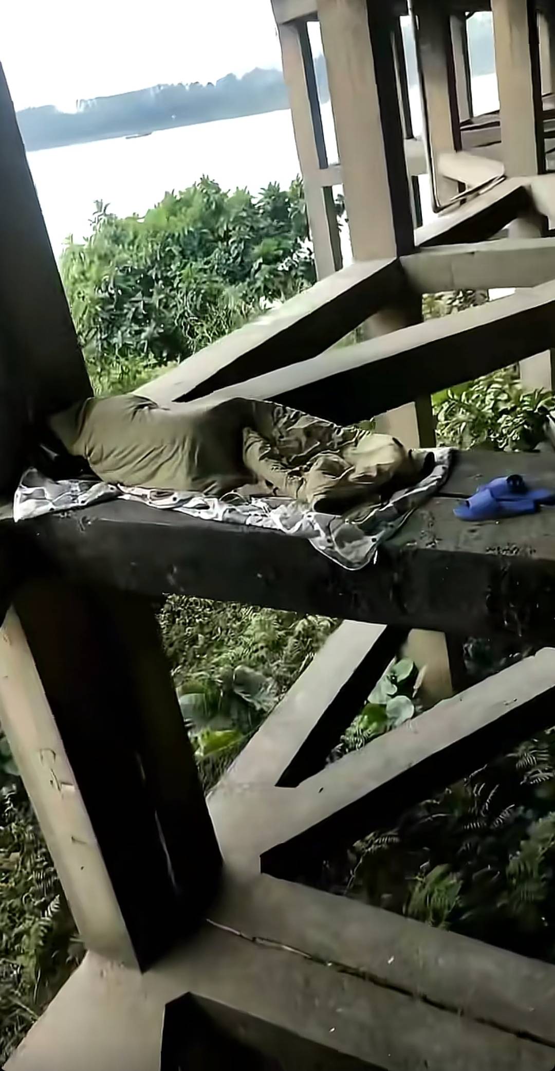 都2026年了，挂壁老哥们还是这么难吗，连个睡觉的地方都没有吗，这么冷的天！大街上不1 / 作者:我是雄霸 / 