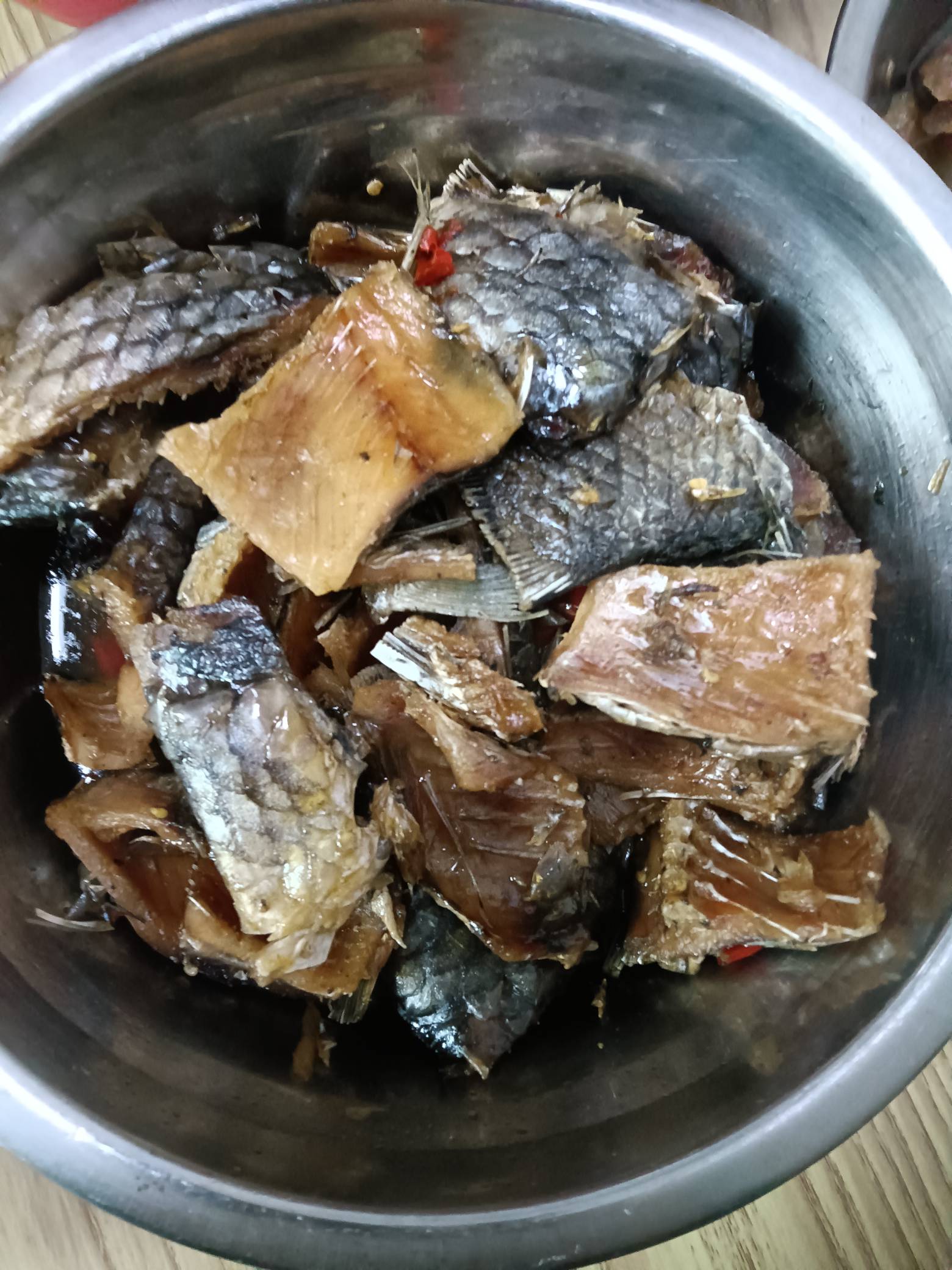 又到了吃饭喝酒时间 今年咸肉腌的不行




77 / 作者:卡农鼻祖 / 