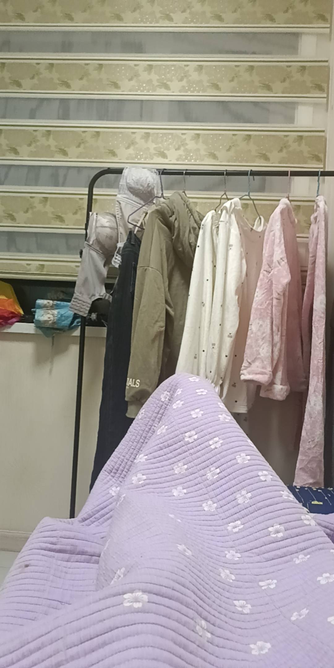 今天加班给狗子调粮食累了半s，泡个热水澡还是我的小家最暖和

70 / 作者:顾小贝 / 