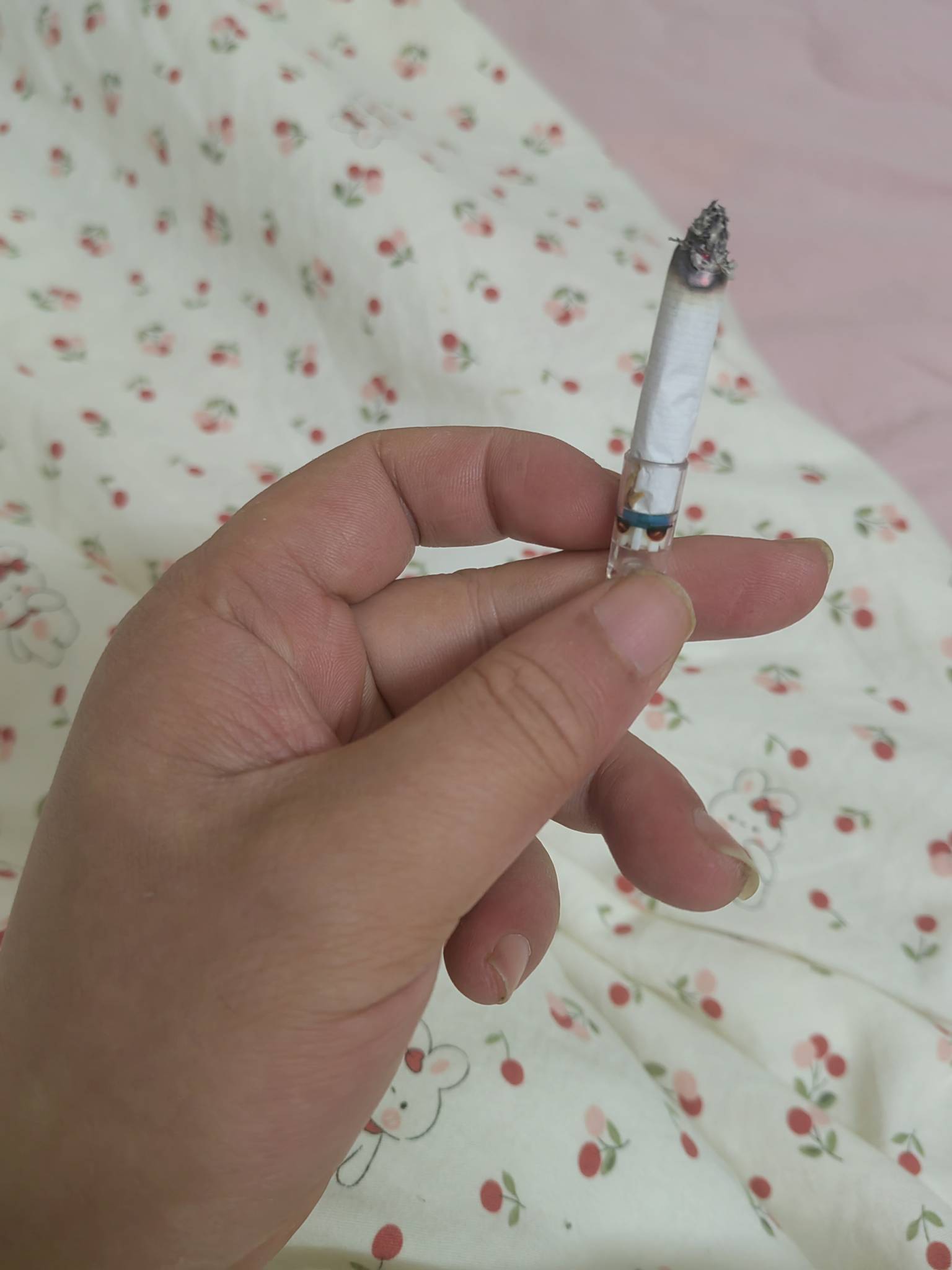 穷啊。29号房租加上水电800多。烟都抽不起。今天打算挑战菜鸟物流。结果晚上拉肚子。5 / 作者:miaiai / 