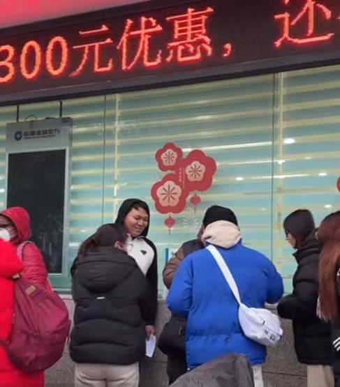 戴帽子这个是哪个老哥？笑的那么灿烂

45 / 作者:澳村还我奔驰E / 