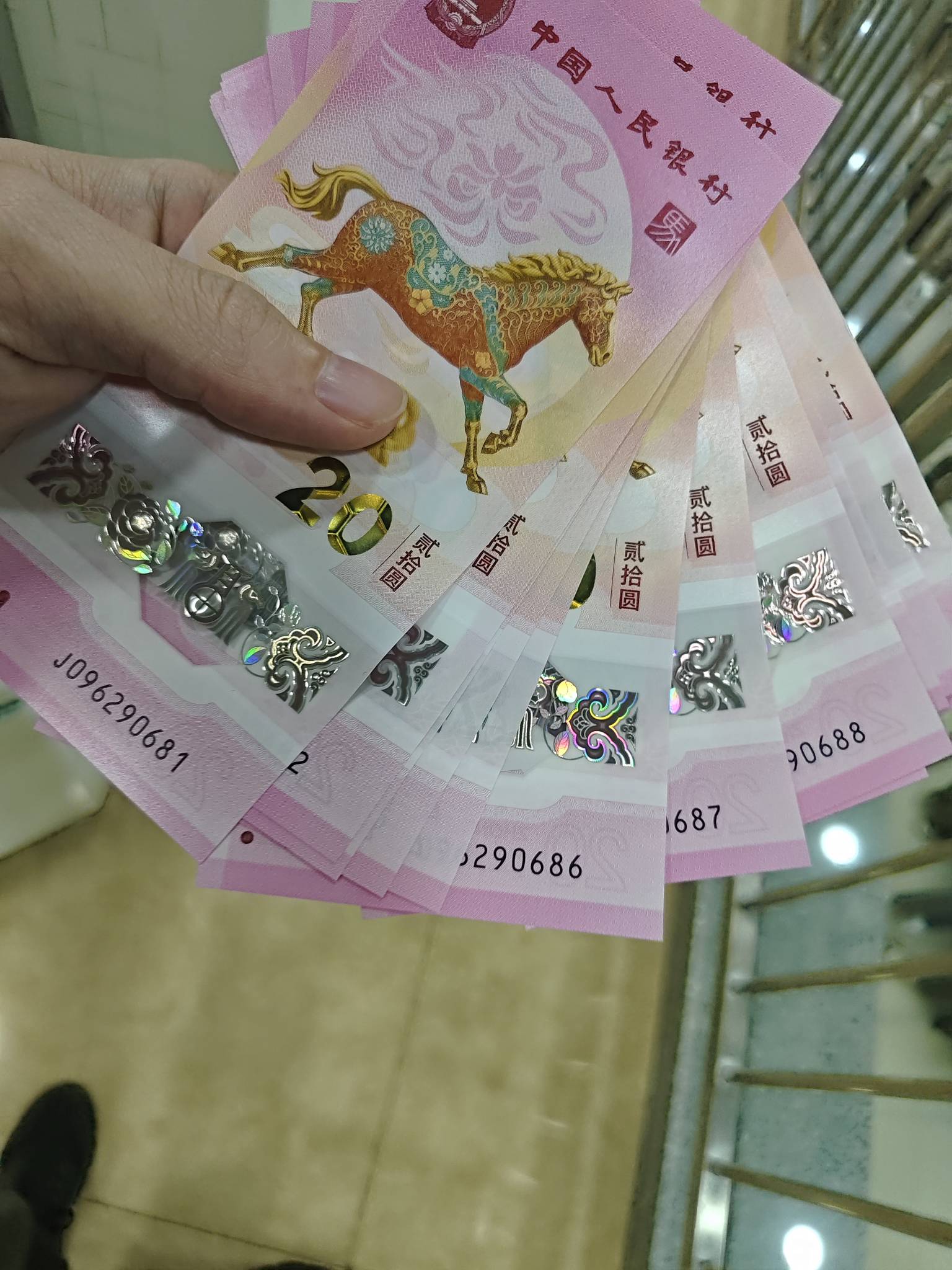 坐标广州白云，刚拿到，号码还行，有个688不带347


75 / 作者:元小号 / 