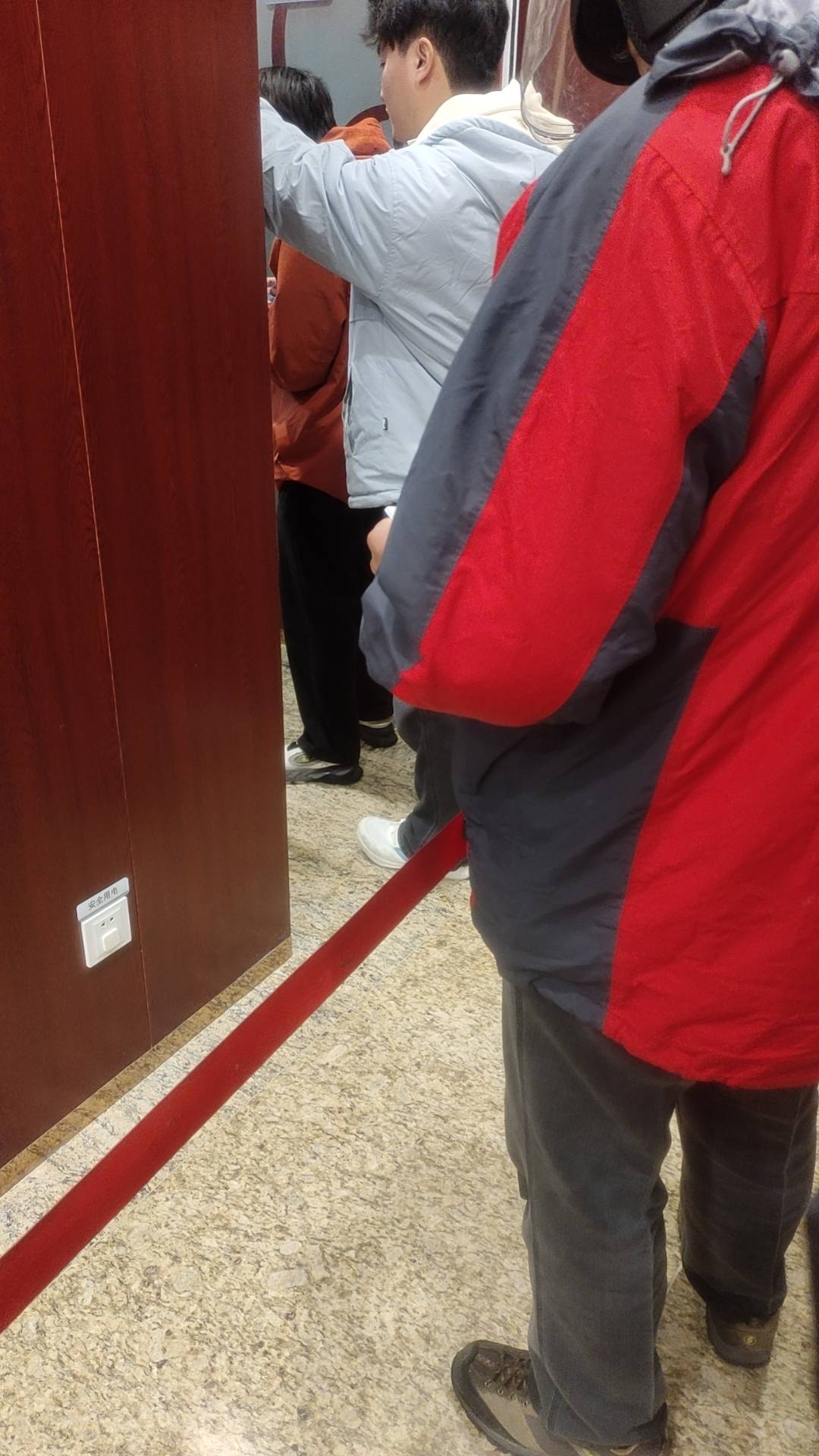 好多人啊！有没有在这里的。


48 / 作者:小$宇宙 / 