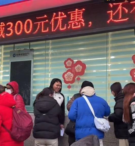 老哥们，听说刘倩倩嫁人了，嫁给哪个挂壁仔了？有知道的没

78 / 作者:年年悦意 / 