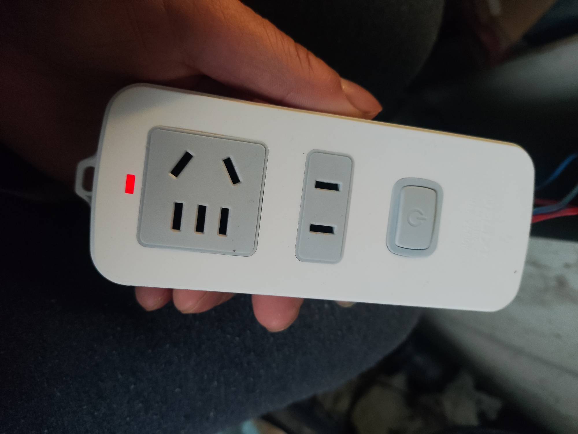 接这个线分零线火线吗，插上灯就灭了拔下来就亮了

46 / 作者:演技墨兰 / 