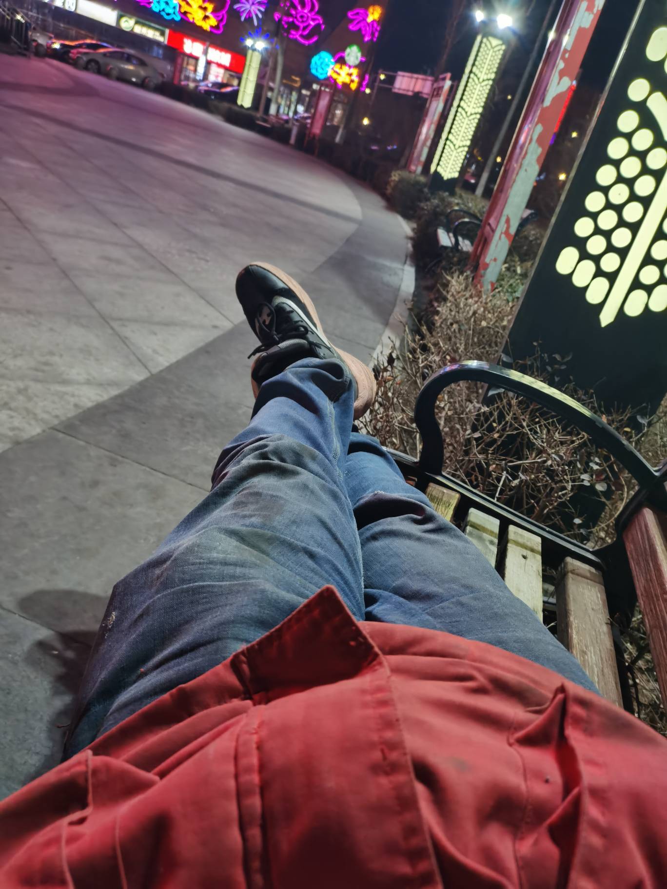 好饿 两天没吃饭了 有什么办法搞到20吗 各位老哥 没地方去 挂壁公园 了好冷

36 / 作者:可不可以再爱你 / 