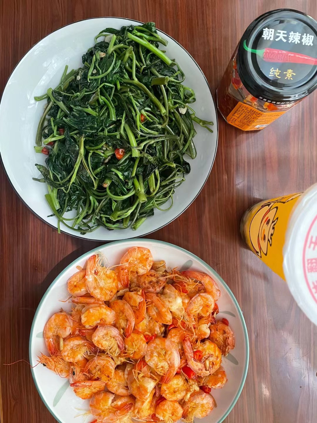 老哥们吃饭了

0 / 作者:太难了～— / 