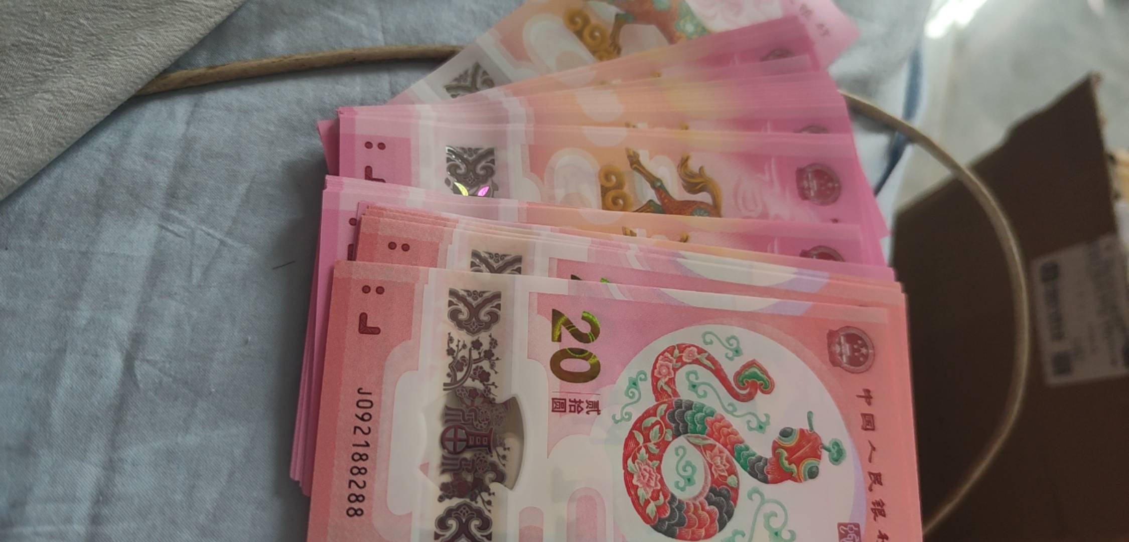 黄牛们都不慌，你一T两T的又发不了财也不指望这个吃饭，莫怕
87 / 作者:木子辰 / 