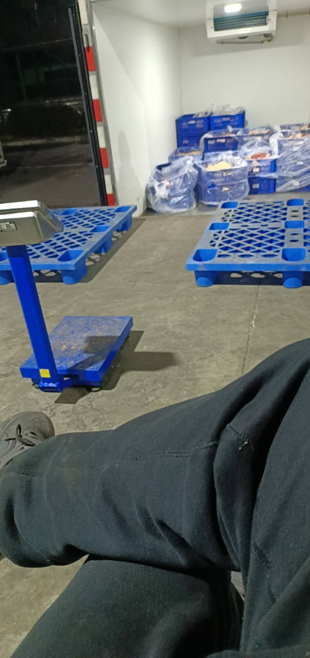 200一天就是上夜班  不累 还可以

97 / 作者:v18883340973 / 