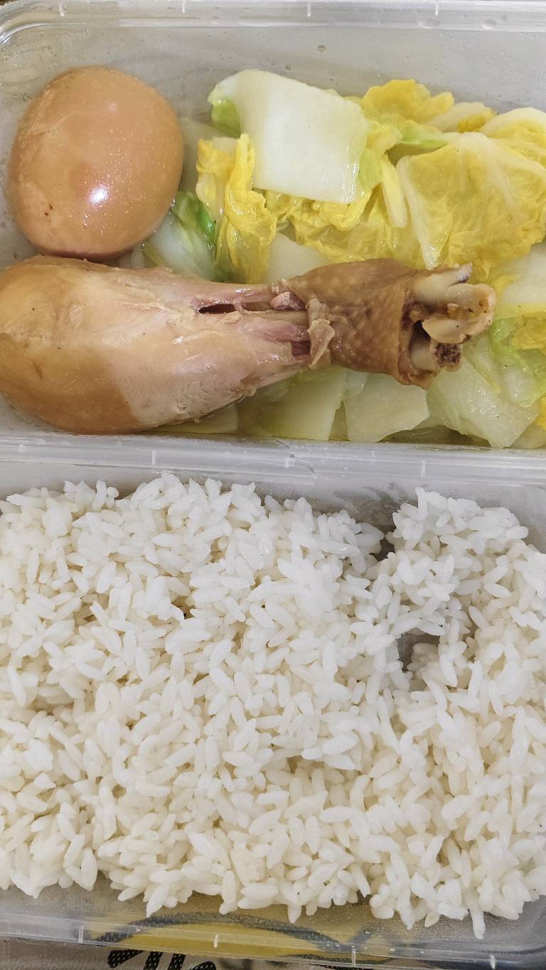 减脂餐，太痛苦了。

70 / 作者:大老黑呀 / 