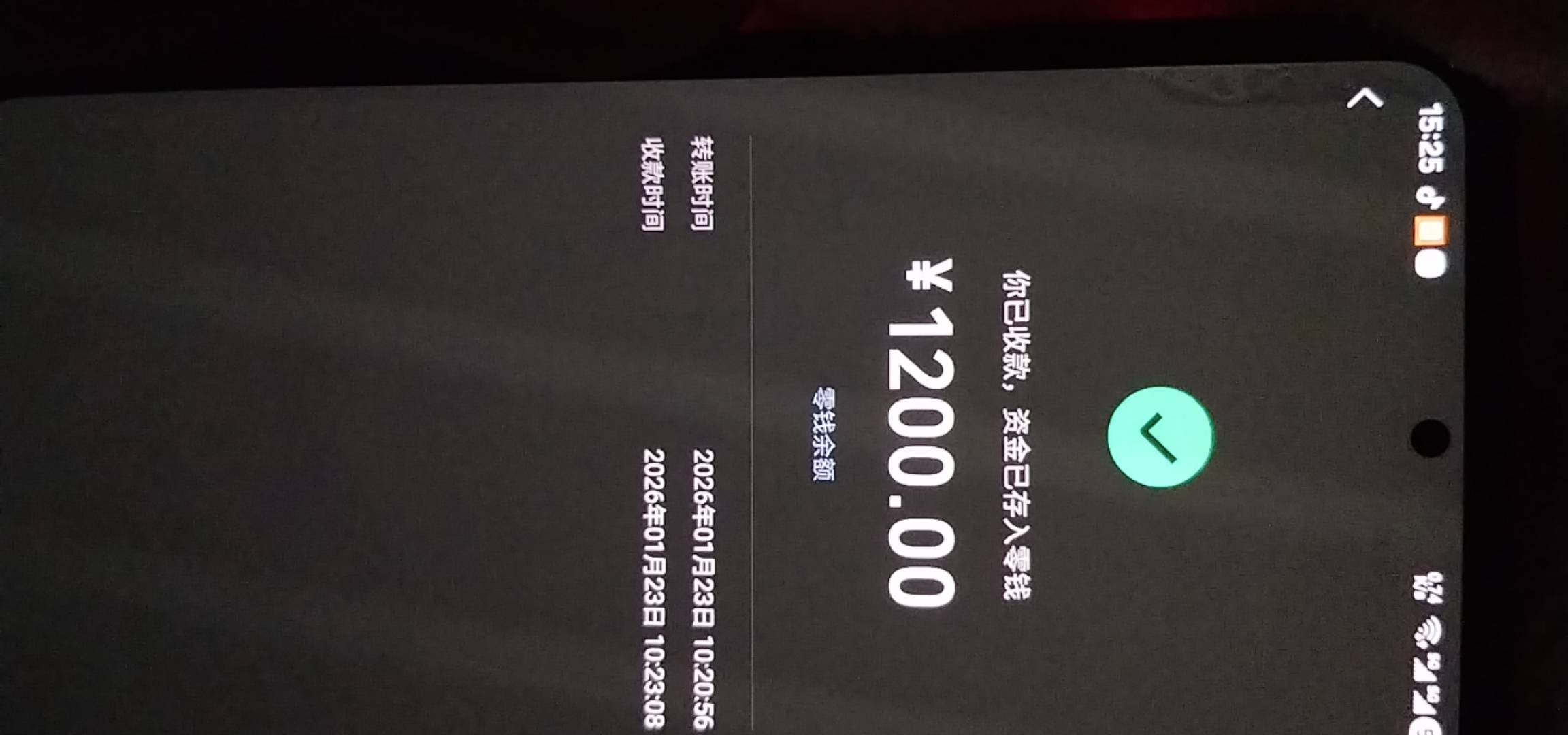 开着奥迪来拿超的，脸色不好看，看来很不满意


21 / 作者:卡农第一大帅比 / 