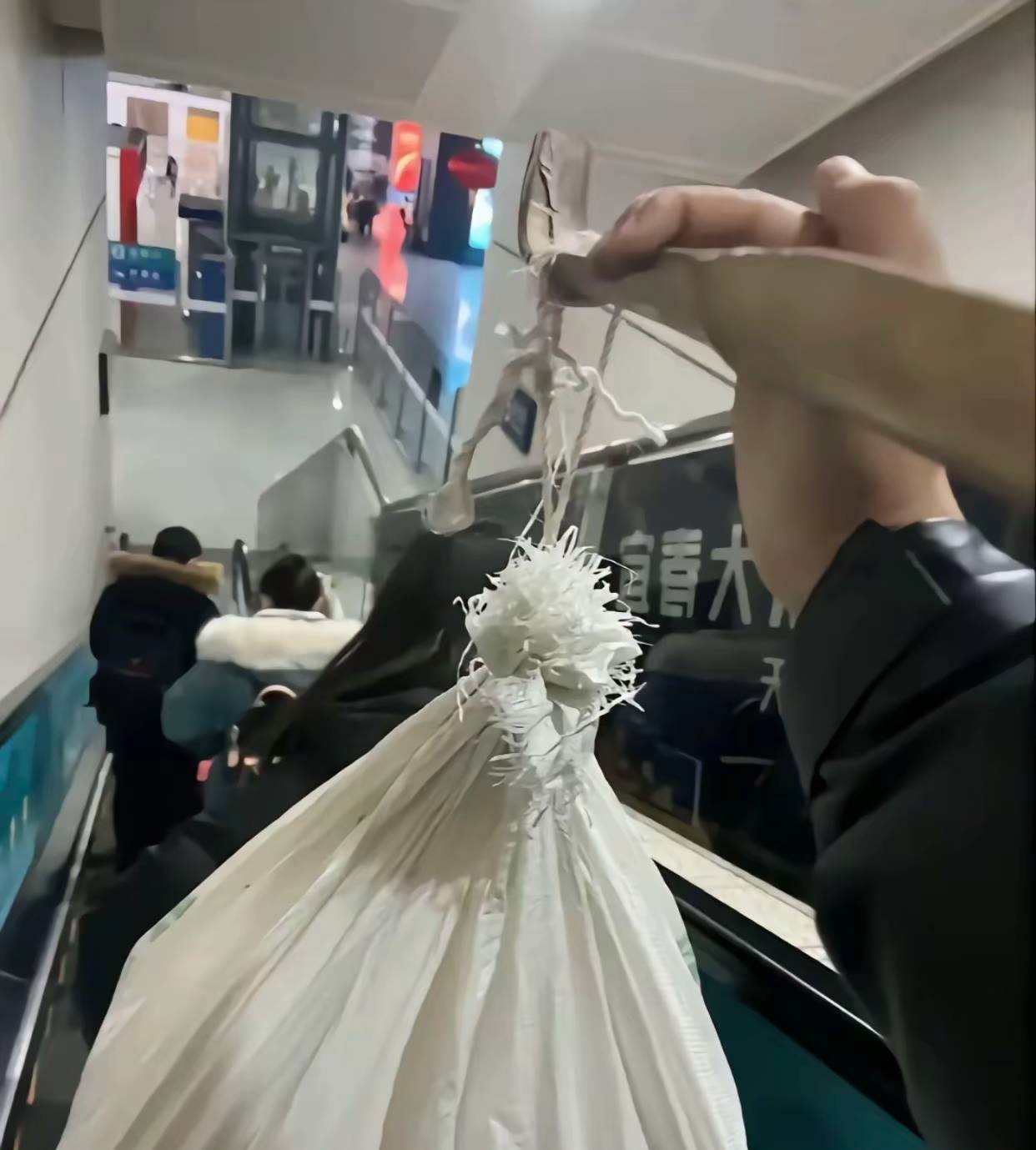 回去过年了

34 / 作者:阿米诺思之神 / 