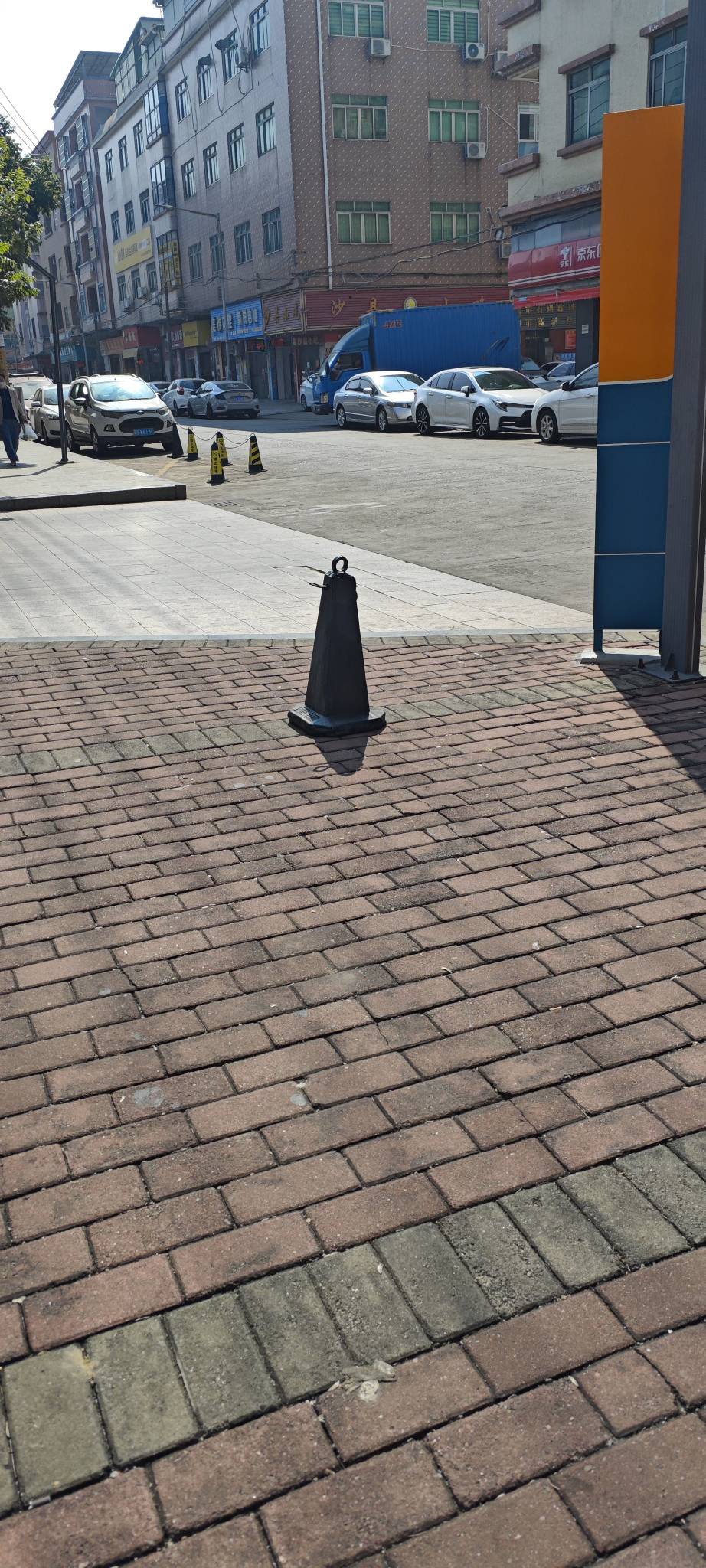 东莞今天又阔以穿短袖了

32 / 作者:卡农豆包 / 