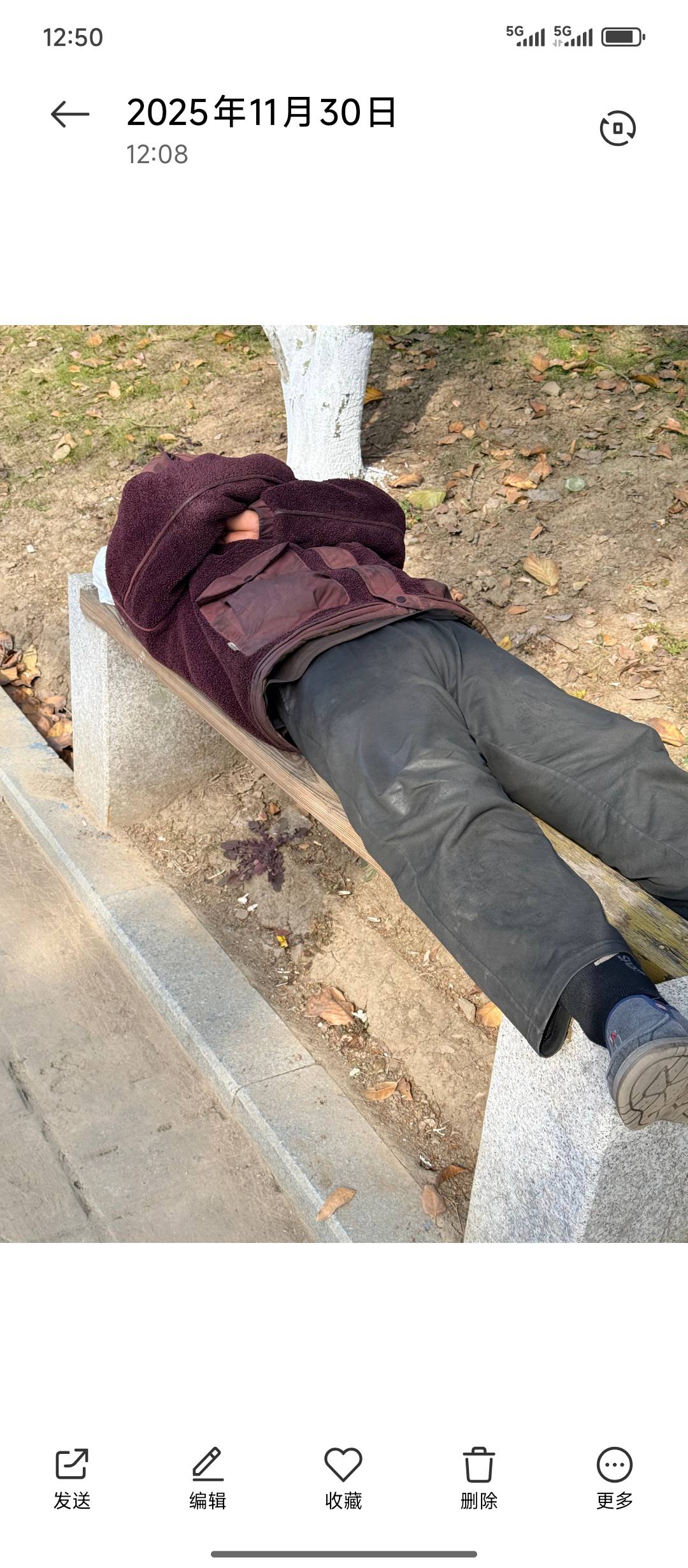 老哥在这公园呆了几个月了，只有一t包浆的衣服油光蹭亮的


60 / 作者:摇摆的苏丹 / 