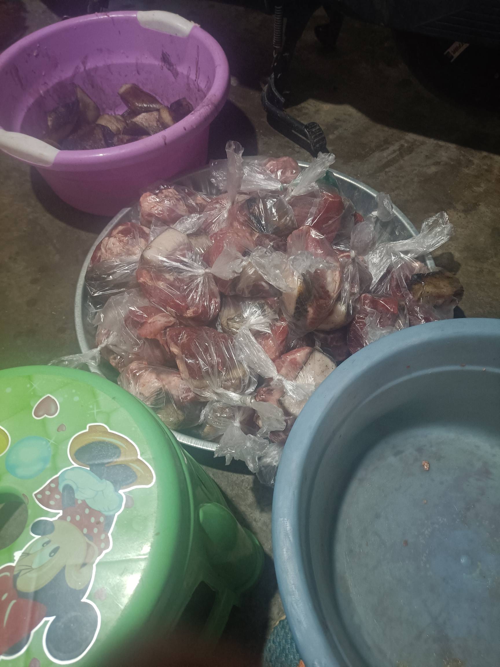 老哥们来吃杀猪饭了

70 / 作者:不发胖只发财 / 