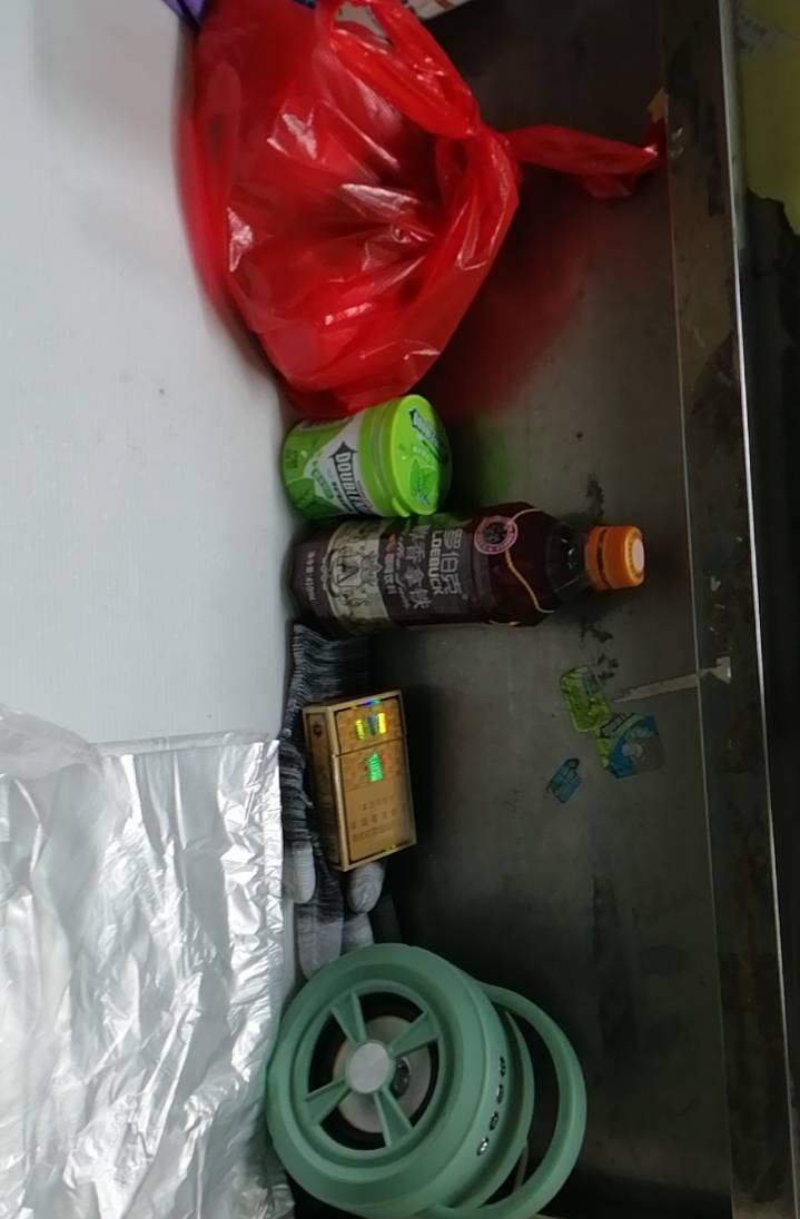 夜班的老哥，你们也是一样快乐吗？还是更快乐

20 / 作者:专业吃席 / 