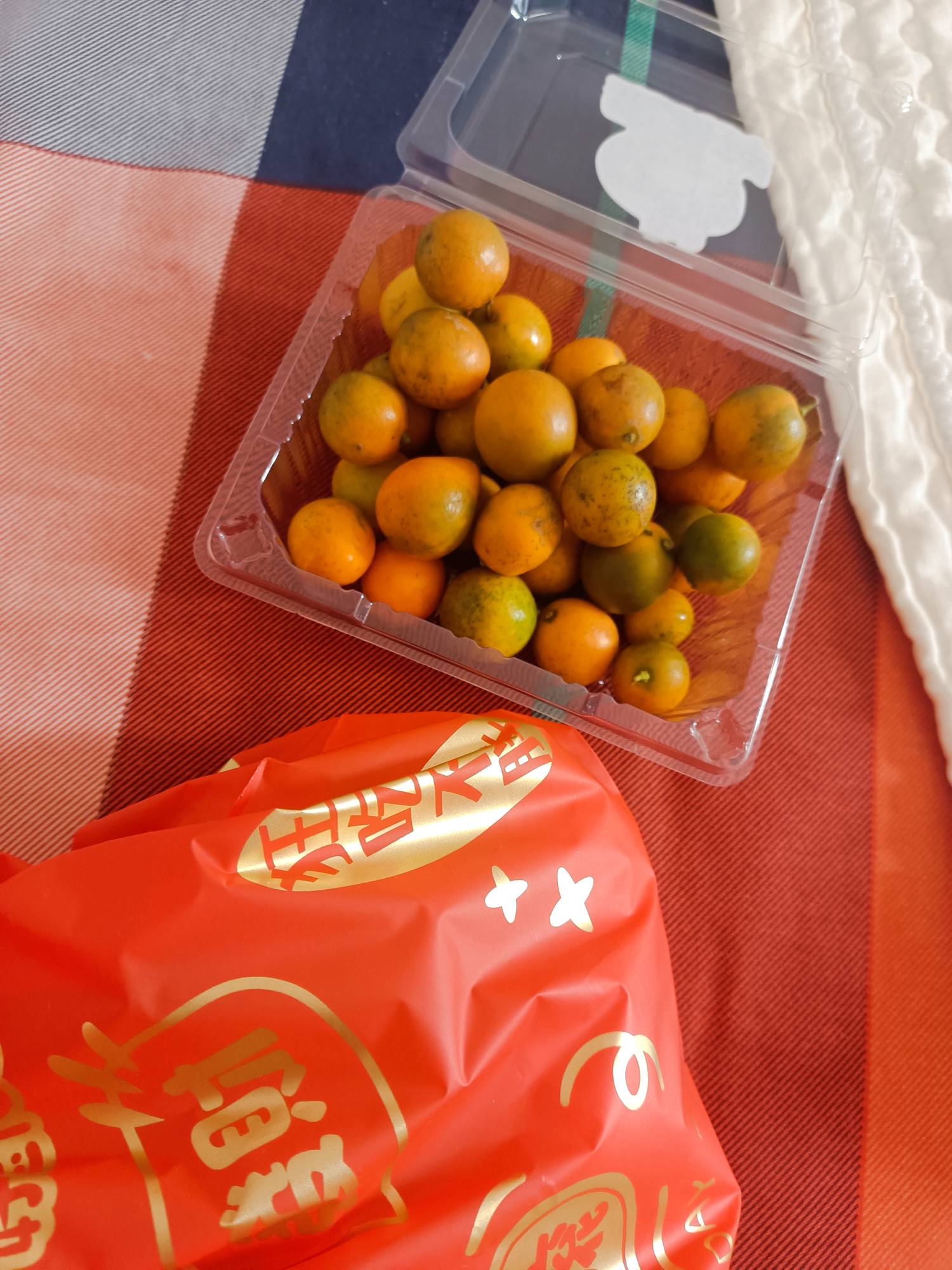 这是橘子吗  擦了还没个枣大


12 / 作者:莪吥〆会输の / 